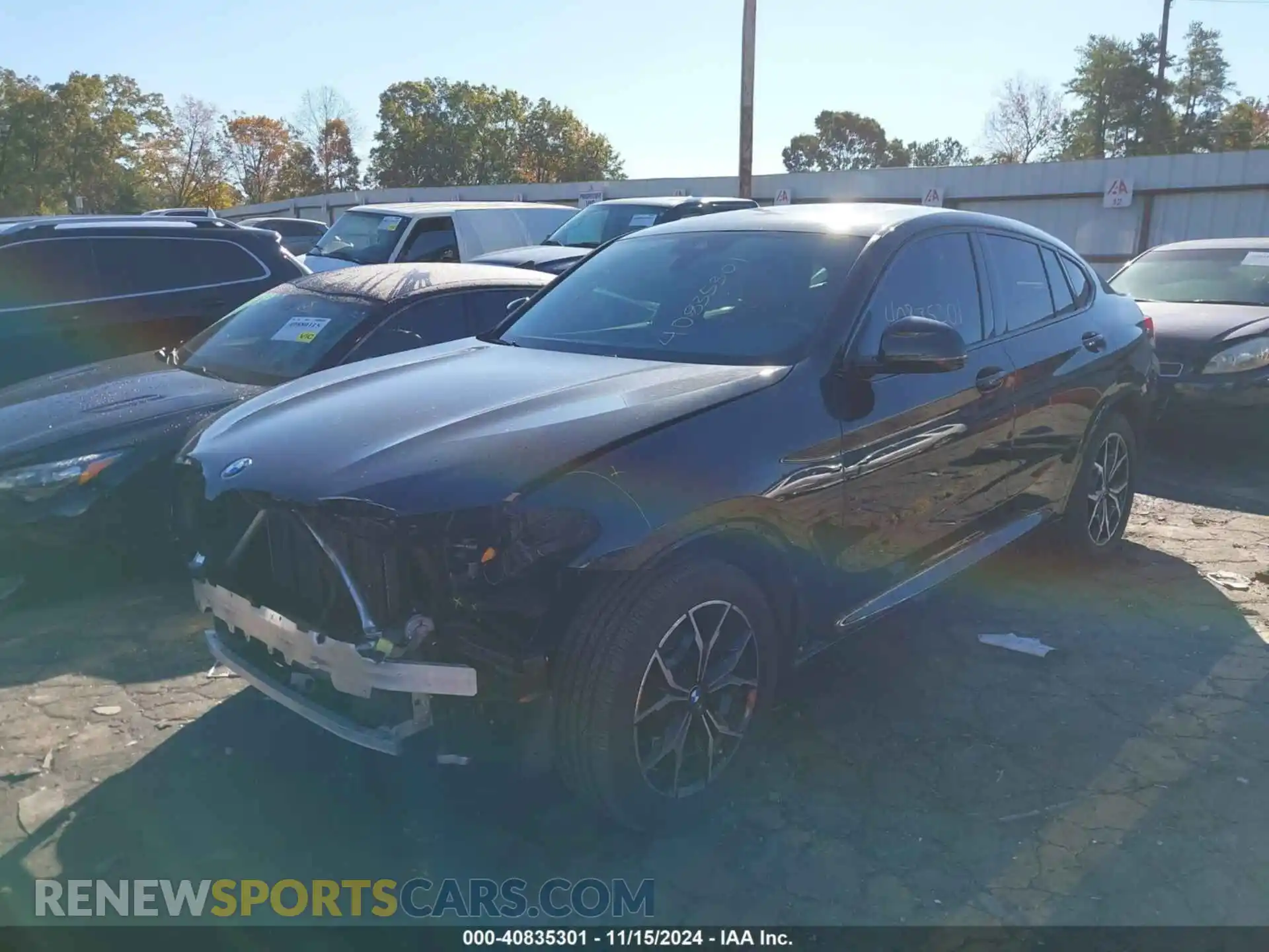 2 Photograph of a damaged car 5UX33DT02P9P71135 BMW X4 2023