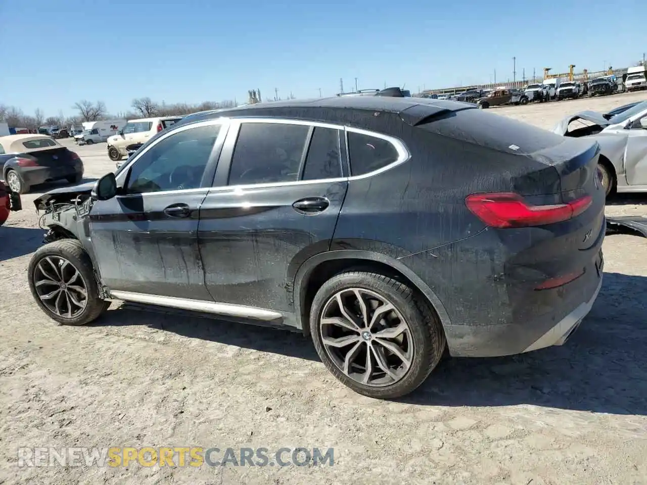 2 Photograph of a damaged car 5UX33DT03P9P53369 BMW X4 2023