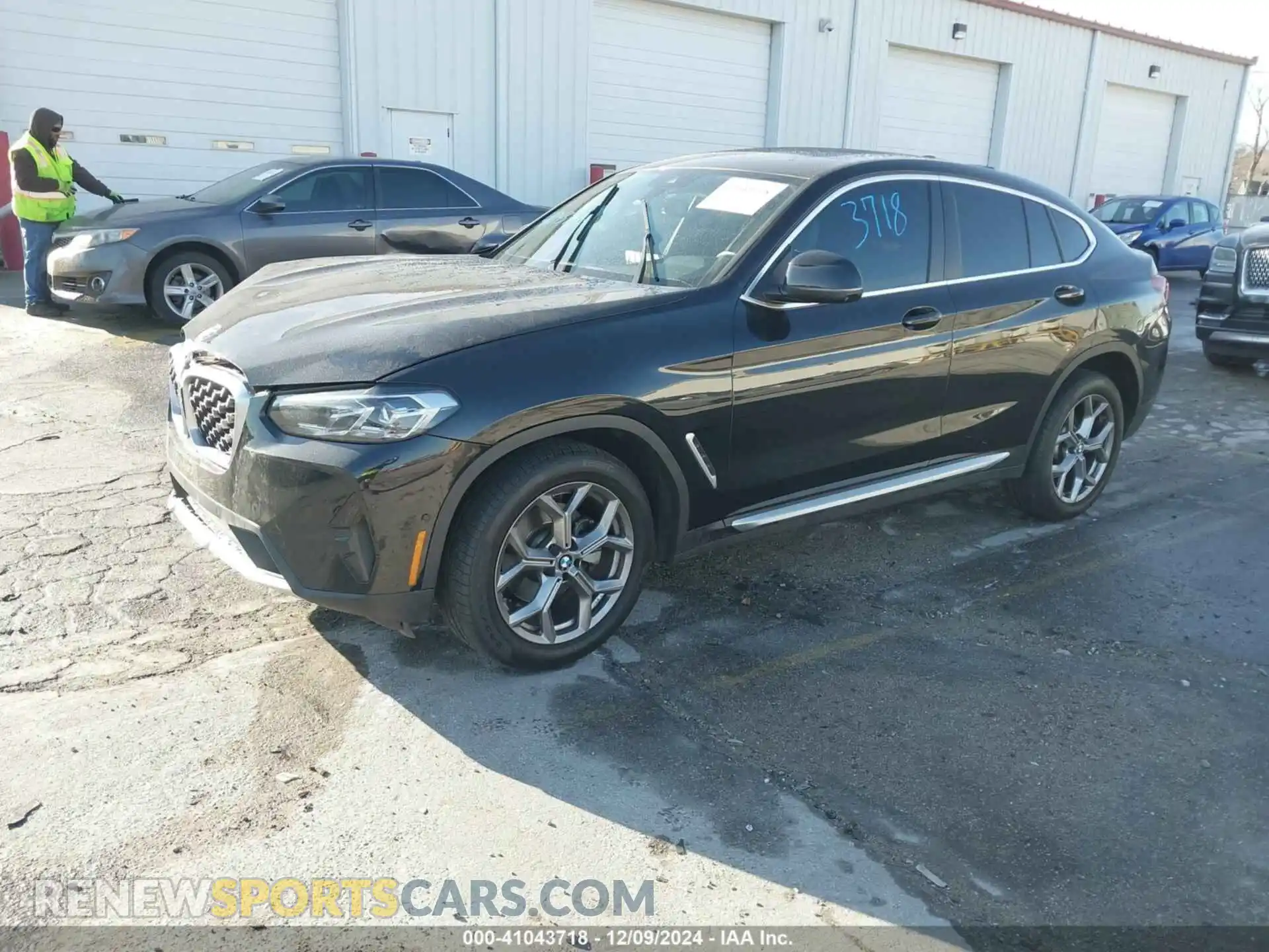 2 Фотография поврежденного автомобиля 5UX33DT03P9R23827 BMW X4 2023