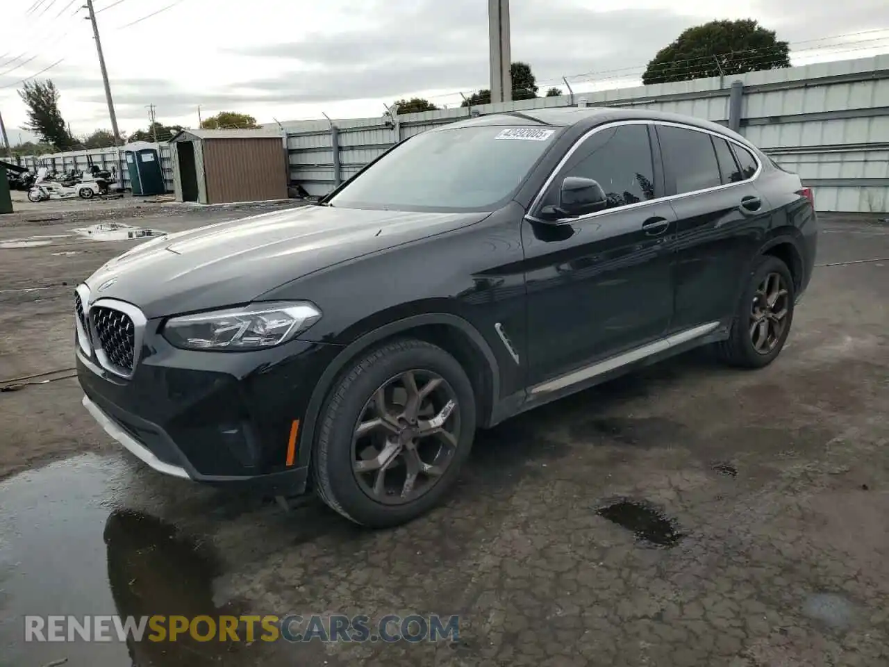 1 Photograph of a damaged car 5UX33DT04P9S73566 BMW X4 2023