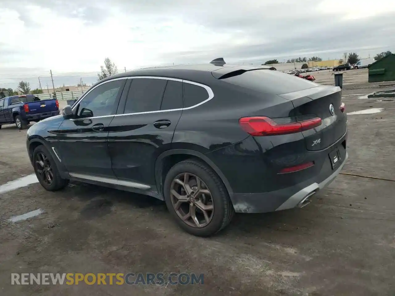 2 Photograph of a damaged car 5UX33DT04P9S73566 BMW X4 2023