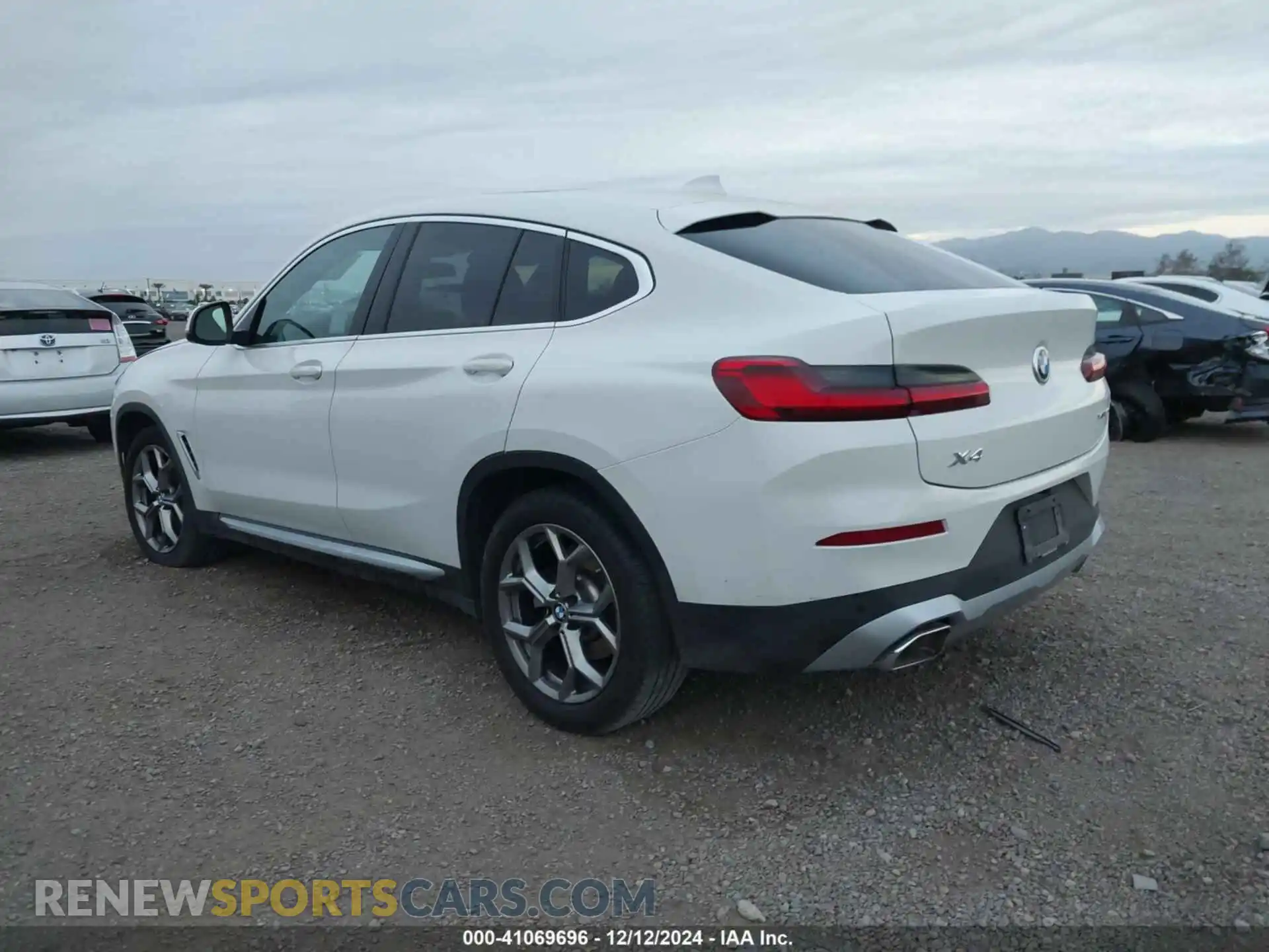 3 Фотография поврежденного автомобиля 5UX33DT05P9P09633 BMW X4 2023