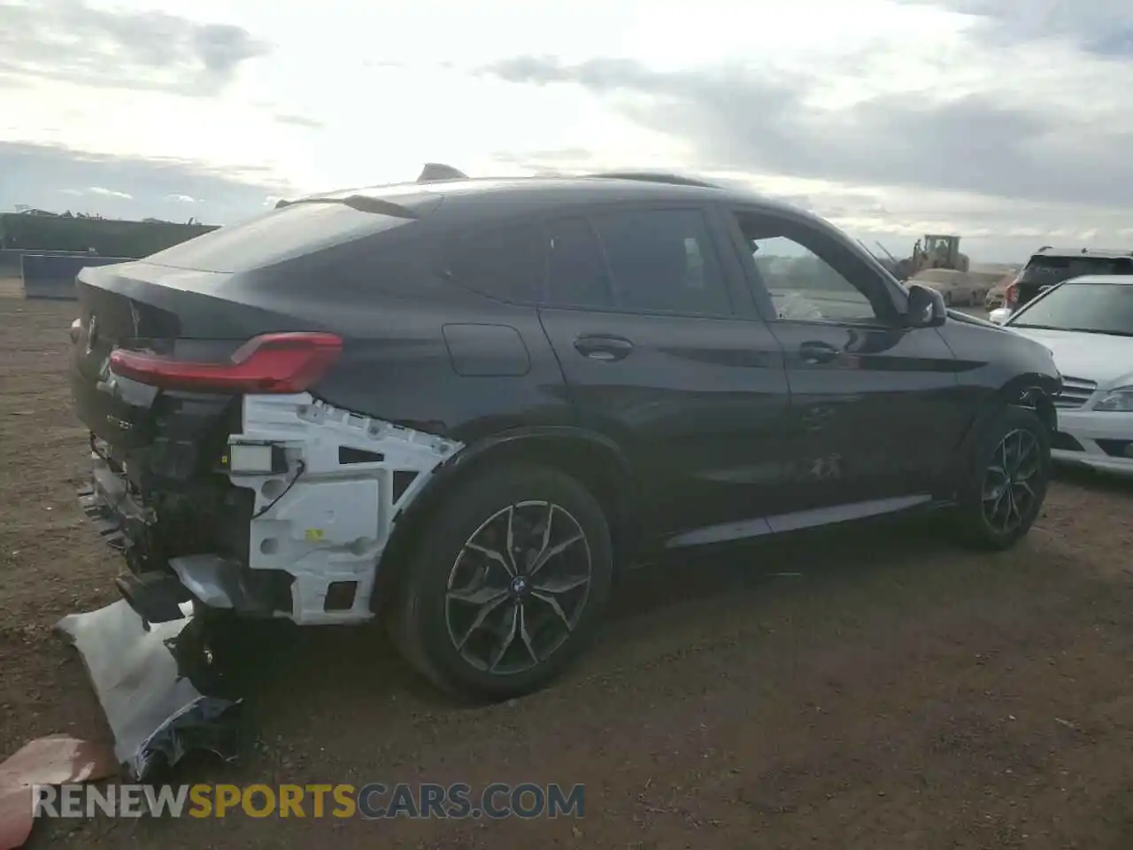 3 Фотография поврежденного автомобиля 5UX33DT05P9R01019 BMW X4 2023