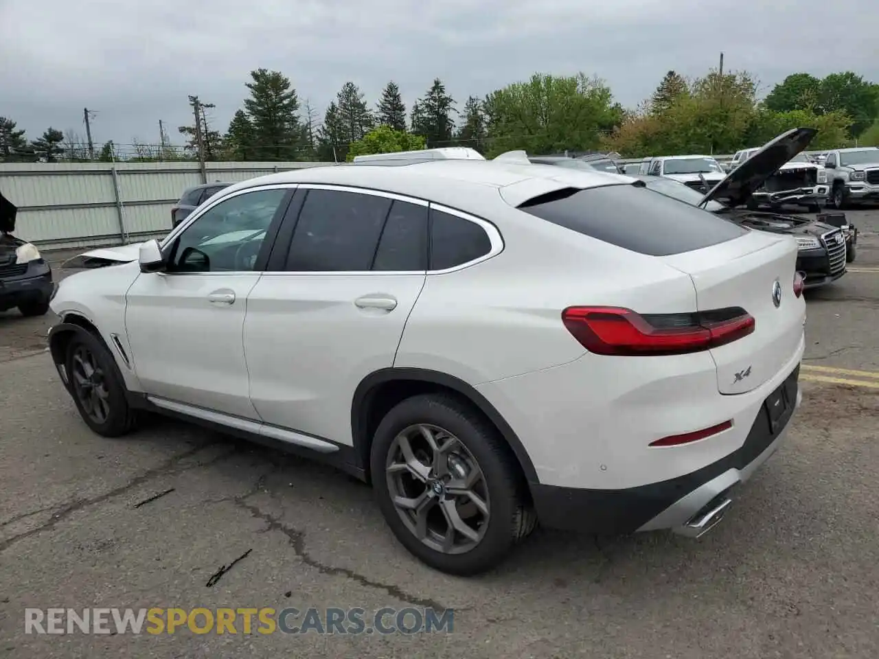 2 Photograph of a damaged car 5UX33DT05P9R75444 BMW X4 2023