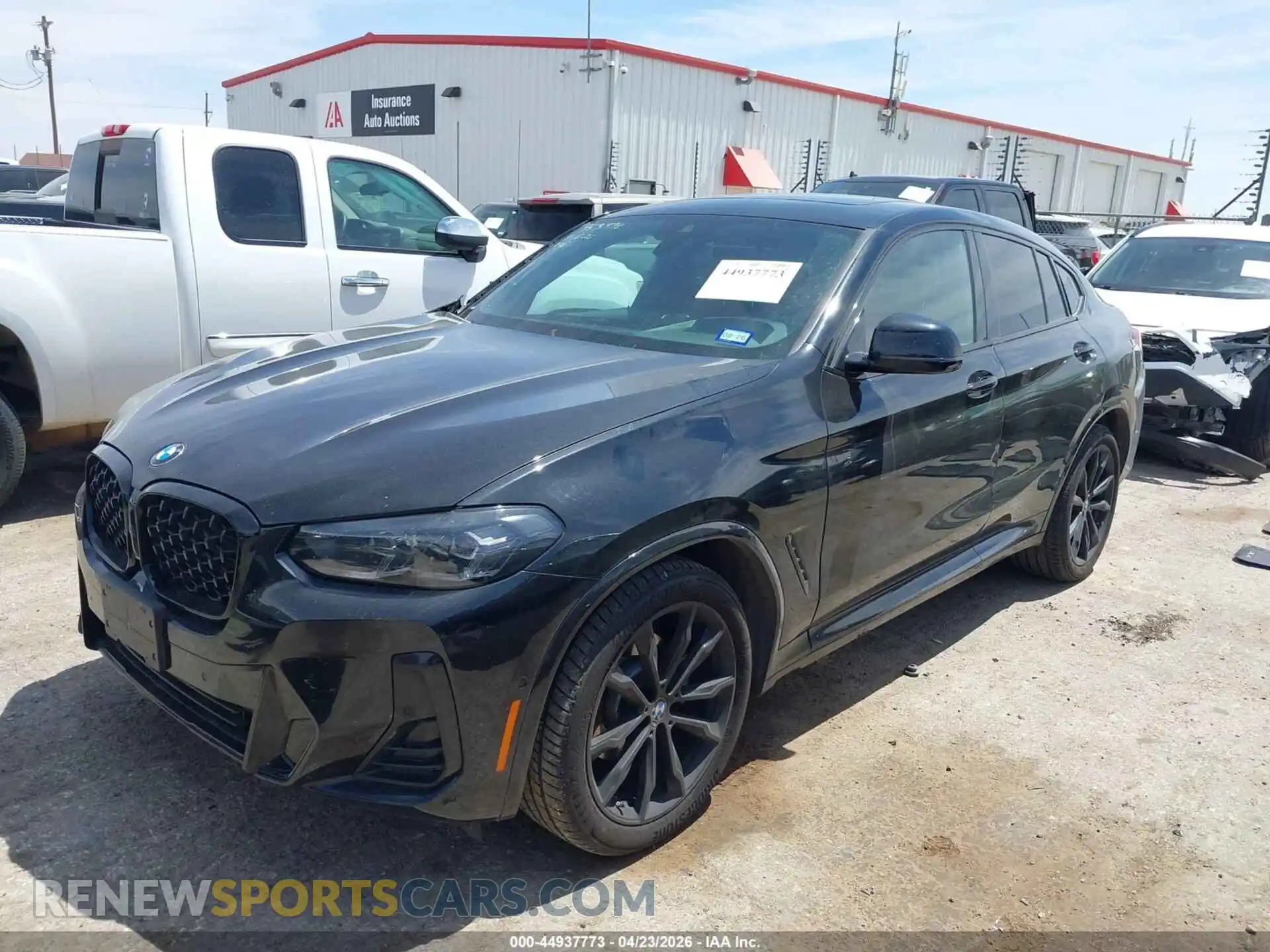 2 Photograph of a damaged car 5UX33DT06P9R14734 BMW X4 2023