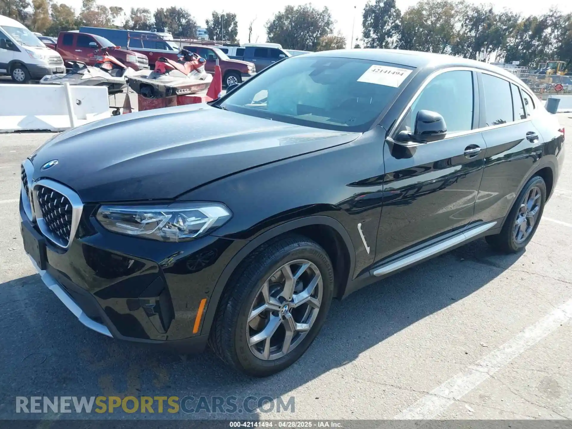 2 Photograph of a damaged car 5UX33DT09P9S87057 BMW X4 2023