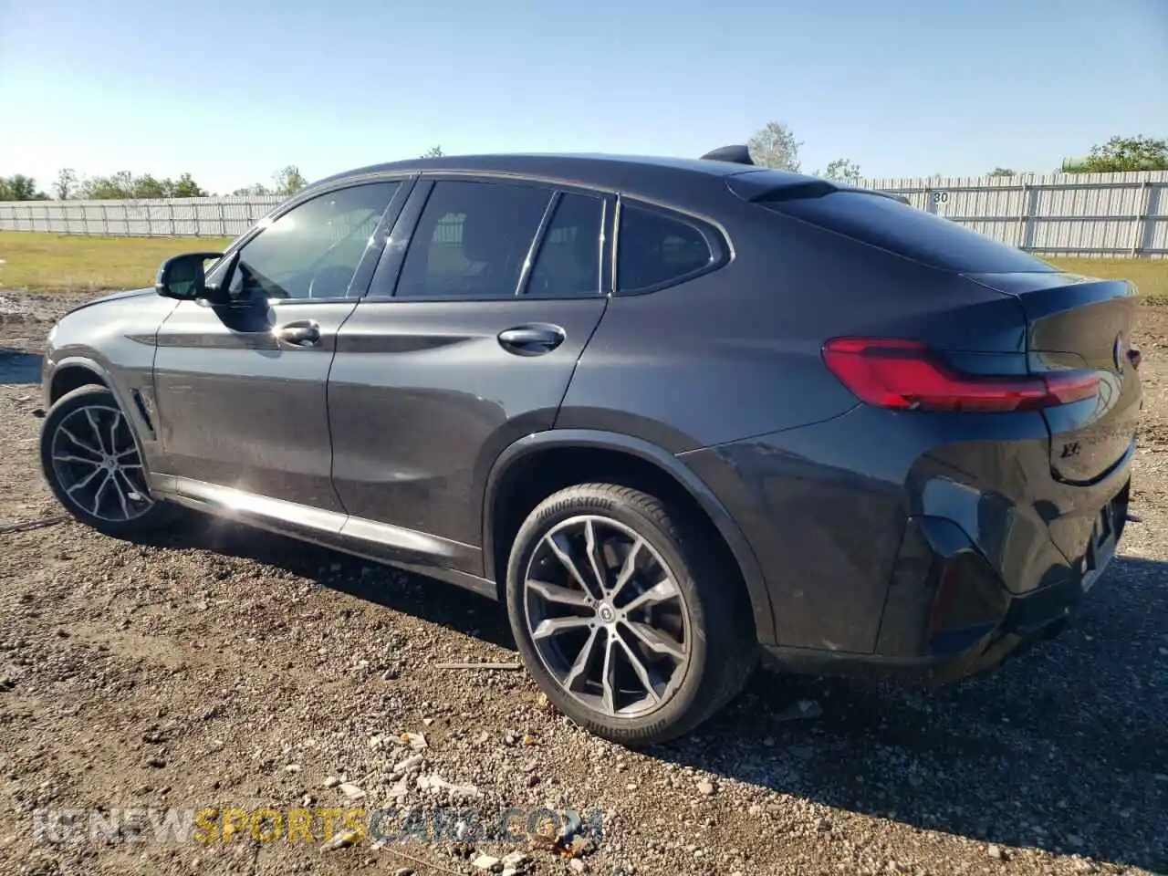 2 Photograph of a damaged car 5UX43DT01P9N51344 BMW X4 2023