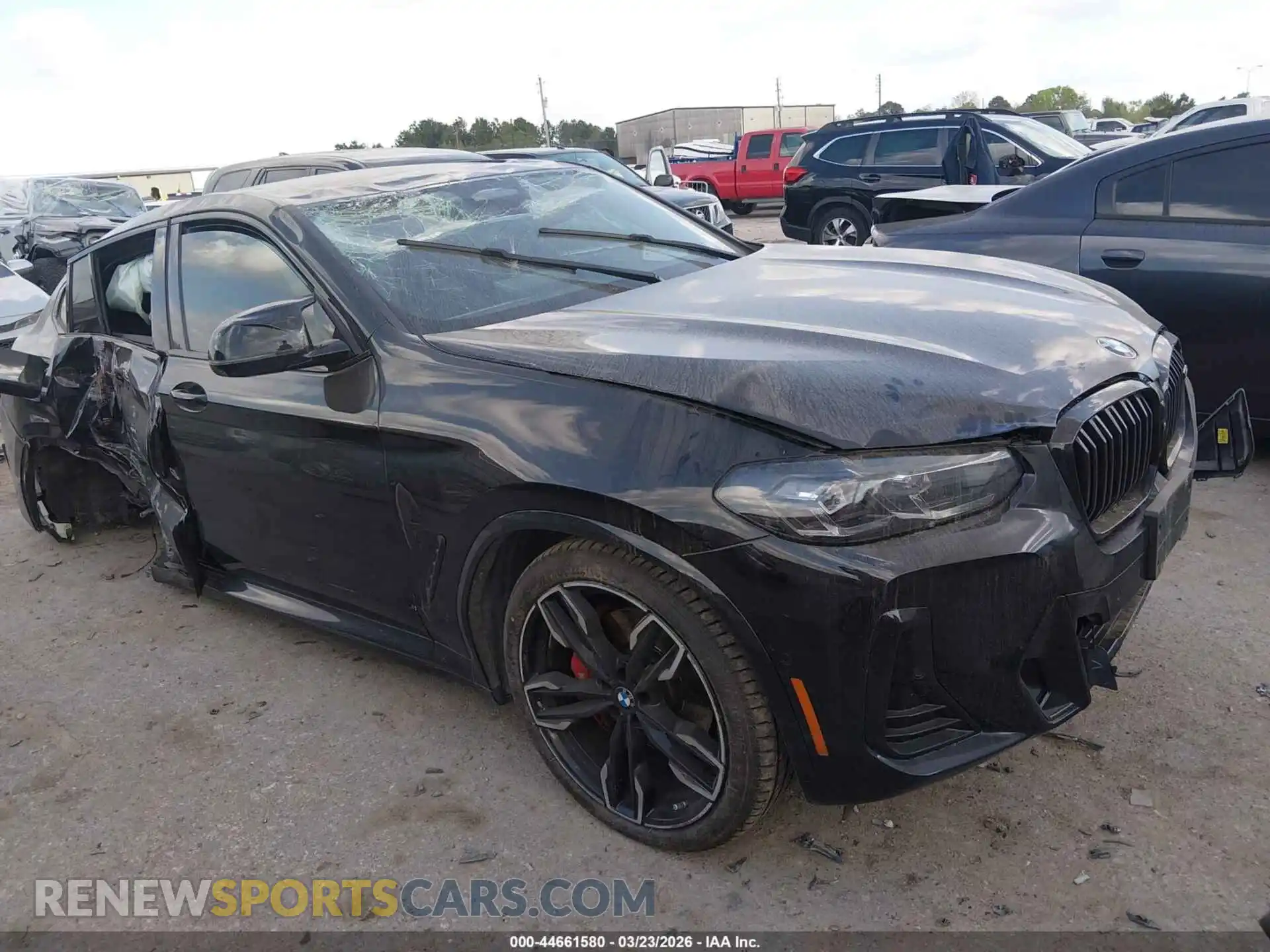 1 Photograph of a damaged car 5UX43DT02P9R76748 BMW X4 2023