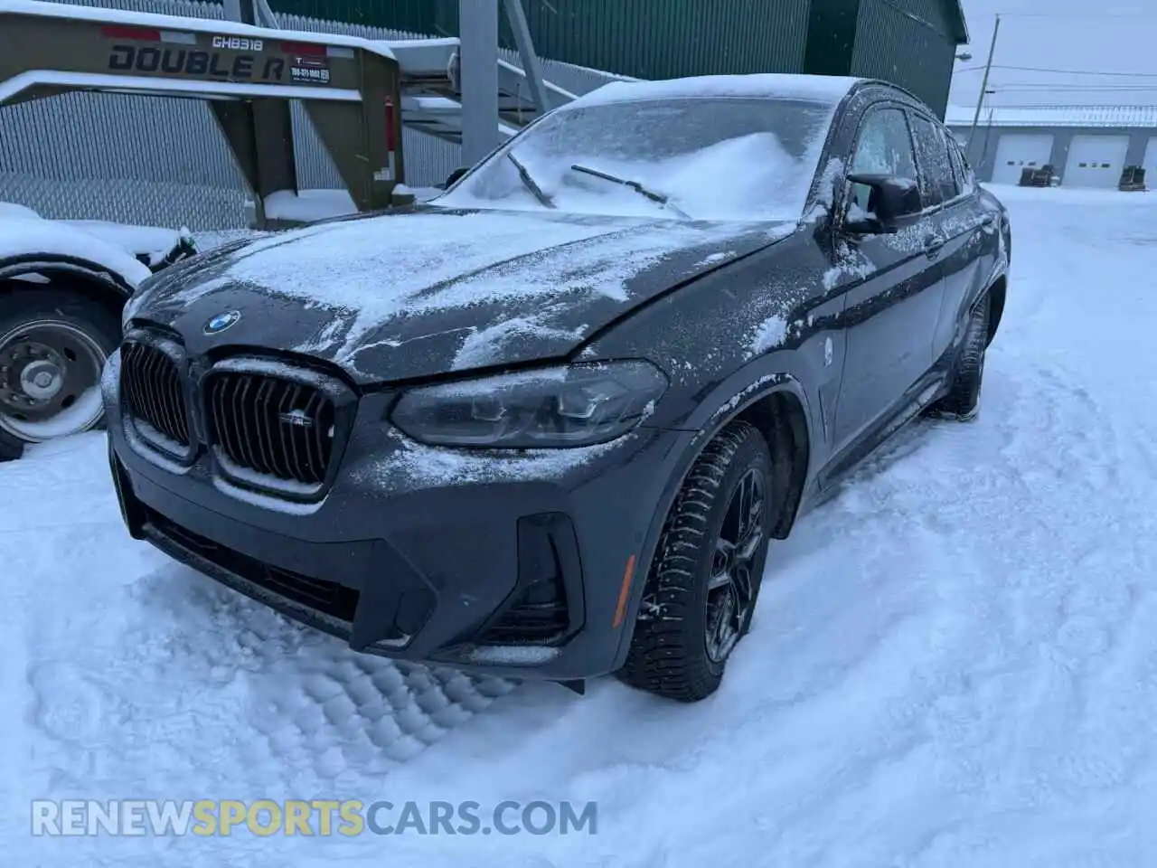 1 Photograph of a damaged car 5UX43DT03P9S61199 BMW X4 2023