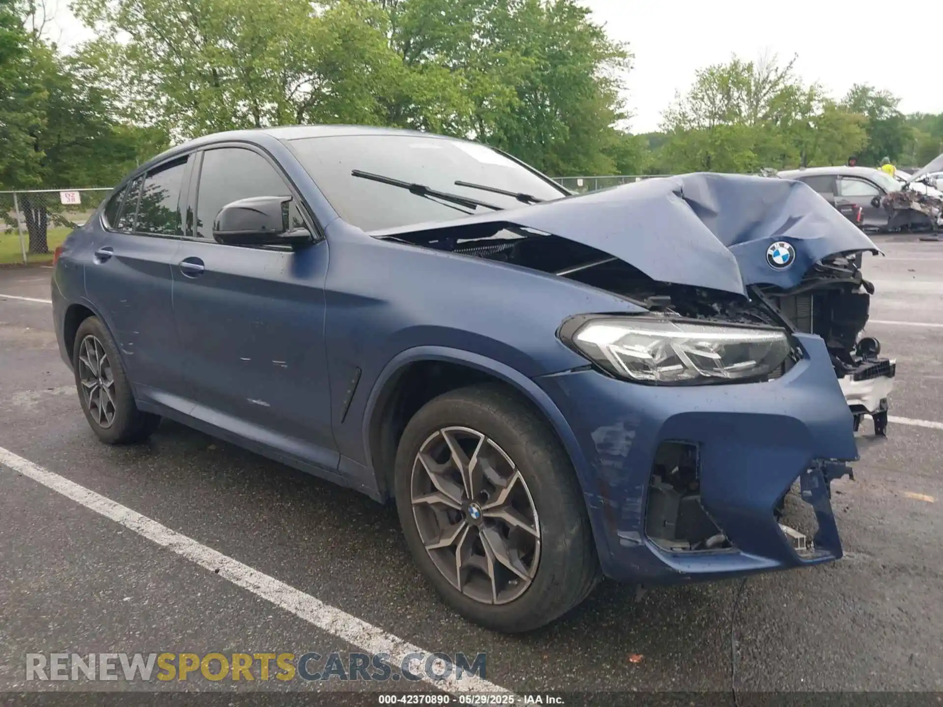 1 Photograph of a damaged car 5UX43DT04P9P31854 BMW X4 2023