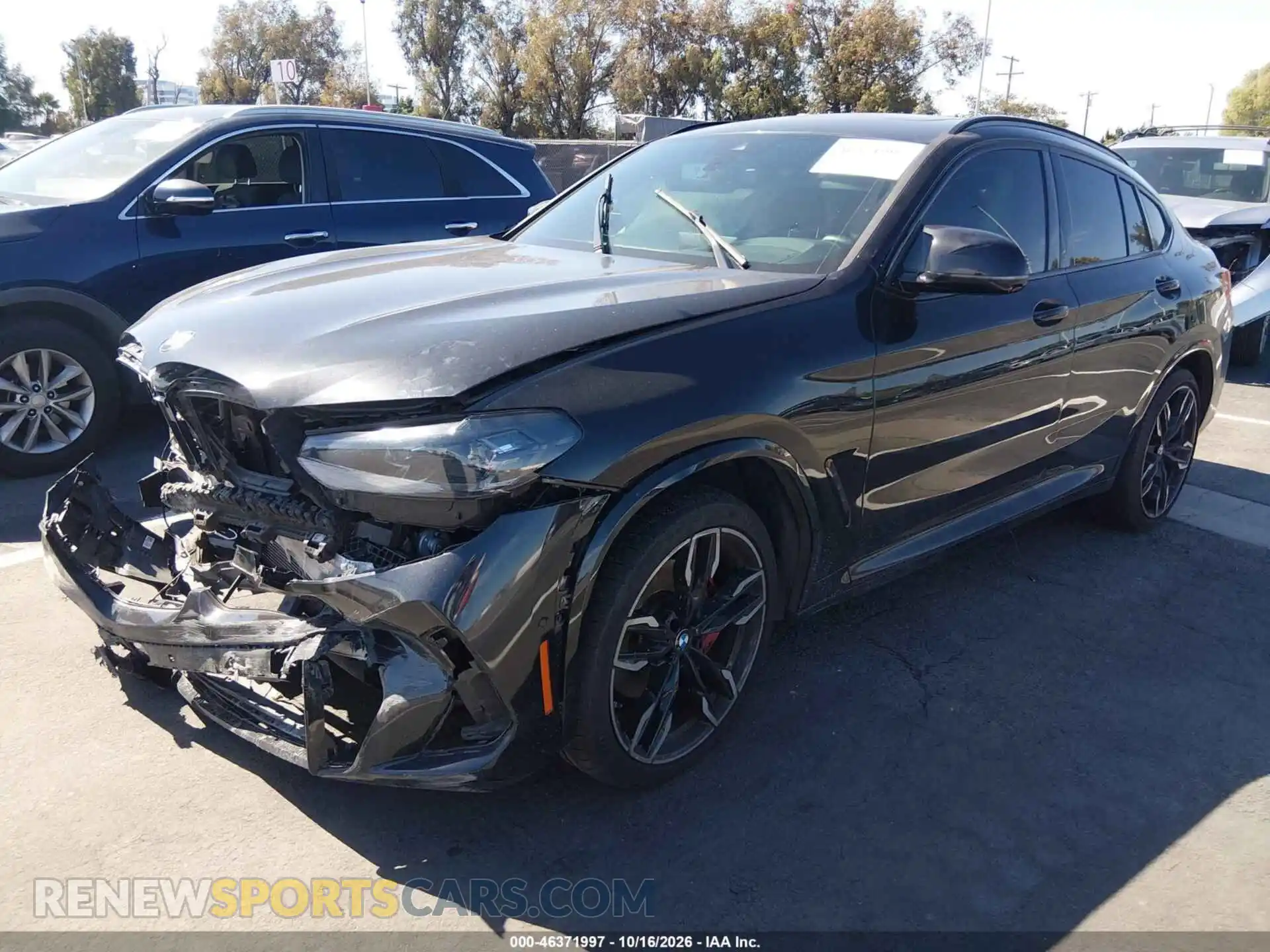 2 Photograph of a damaged car 5UX43DT04P9R75536 BMW X4 2023