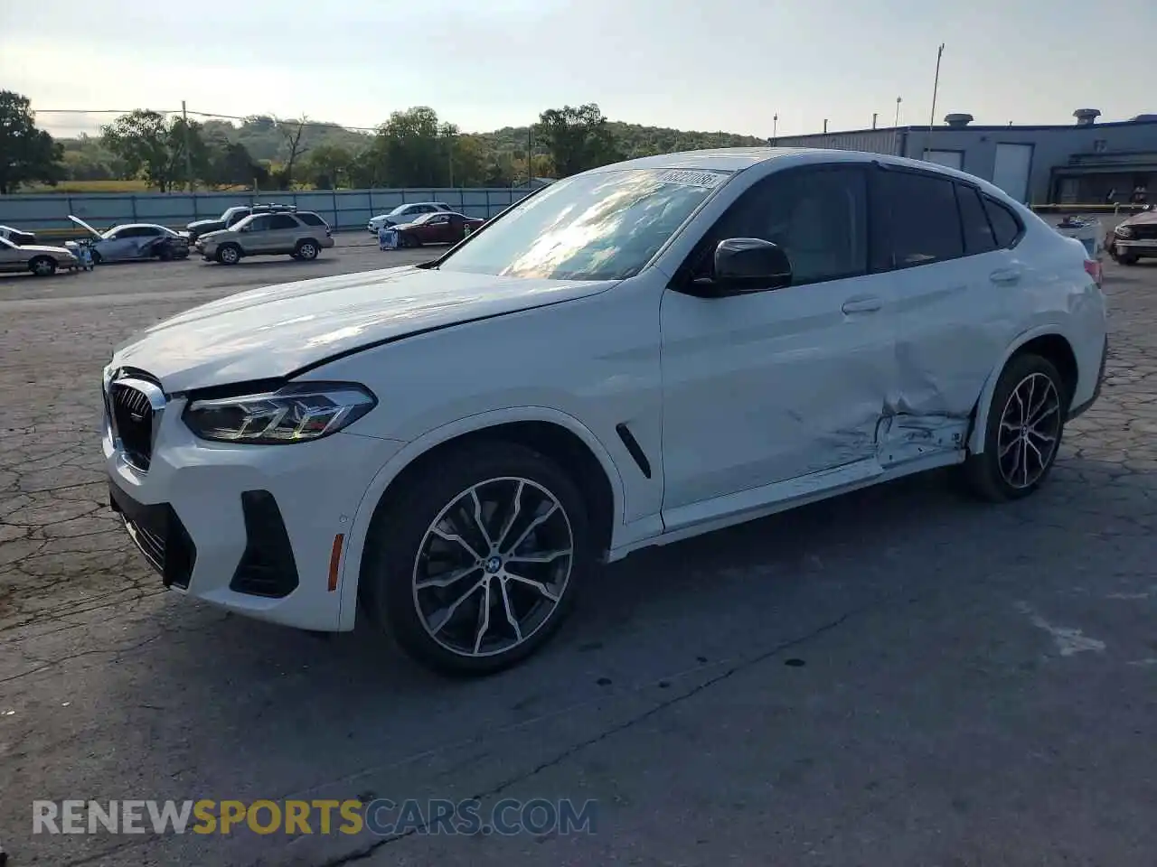 1 Photograph of a damaged car 5UX43DT05P9N67255 BMW X4 2023