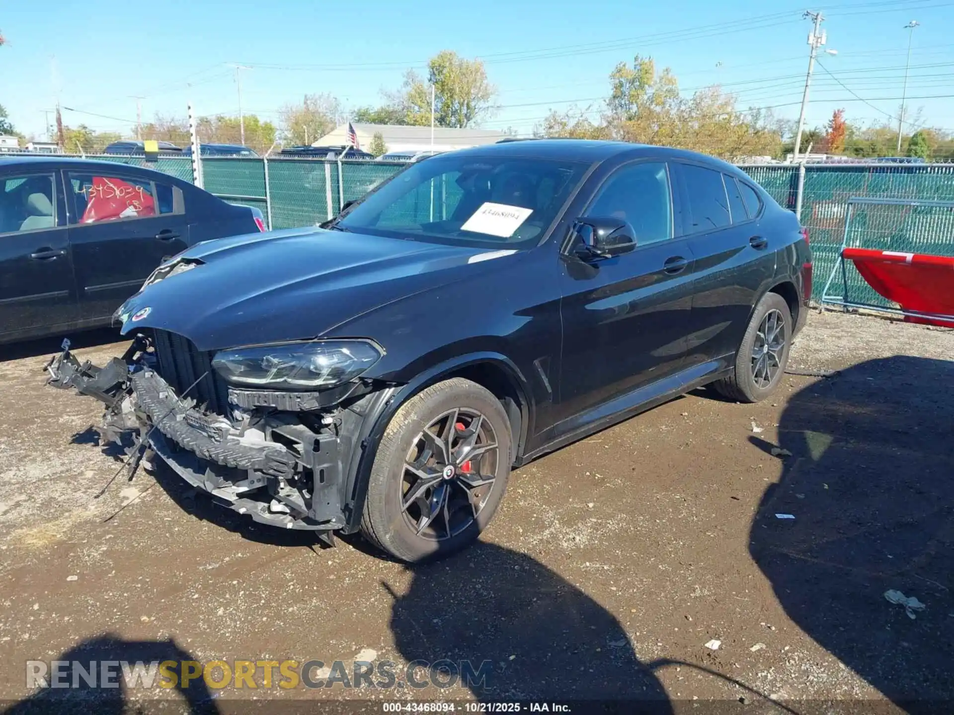 2 Photograph of a damaged car 5UX43DT07P9P53525 BMW X4 2023