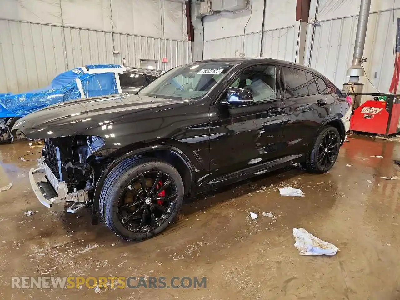 1 Photograph of a damaged car 5UX43DT07P9P98349 BMW X4 2023