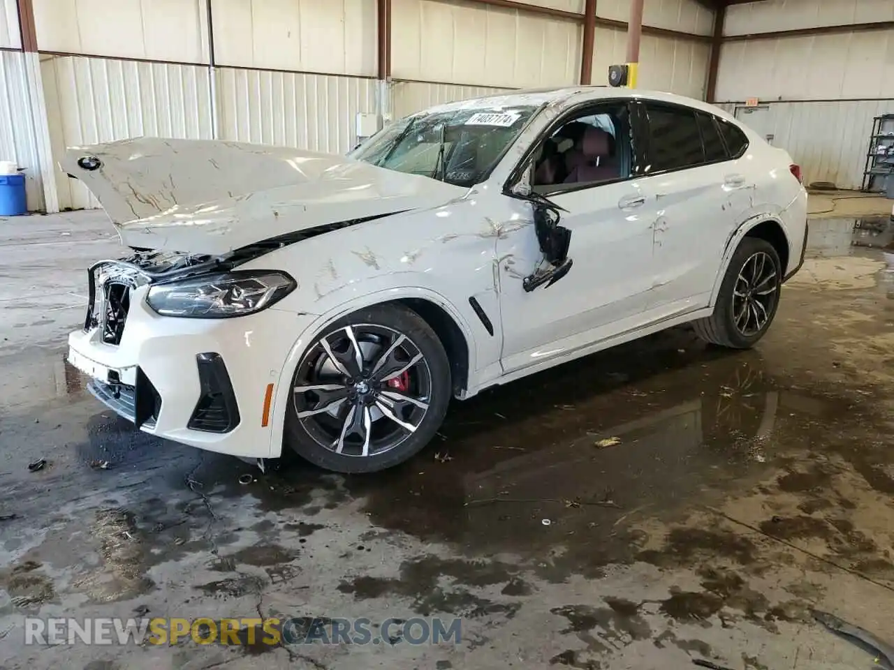 1 Photograph of a damaged car 5UX43DT08P9S08322 BMW X4 2023