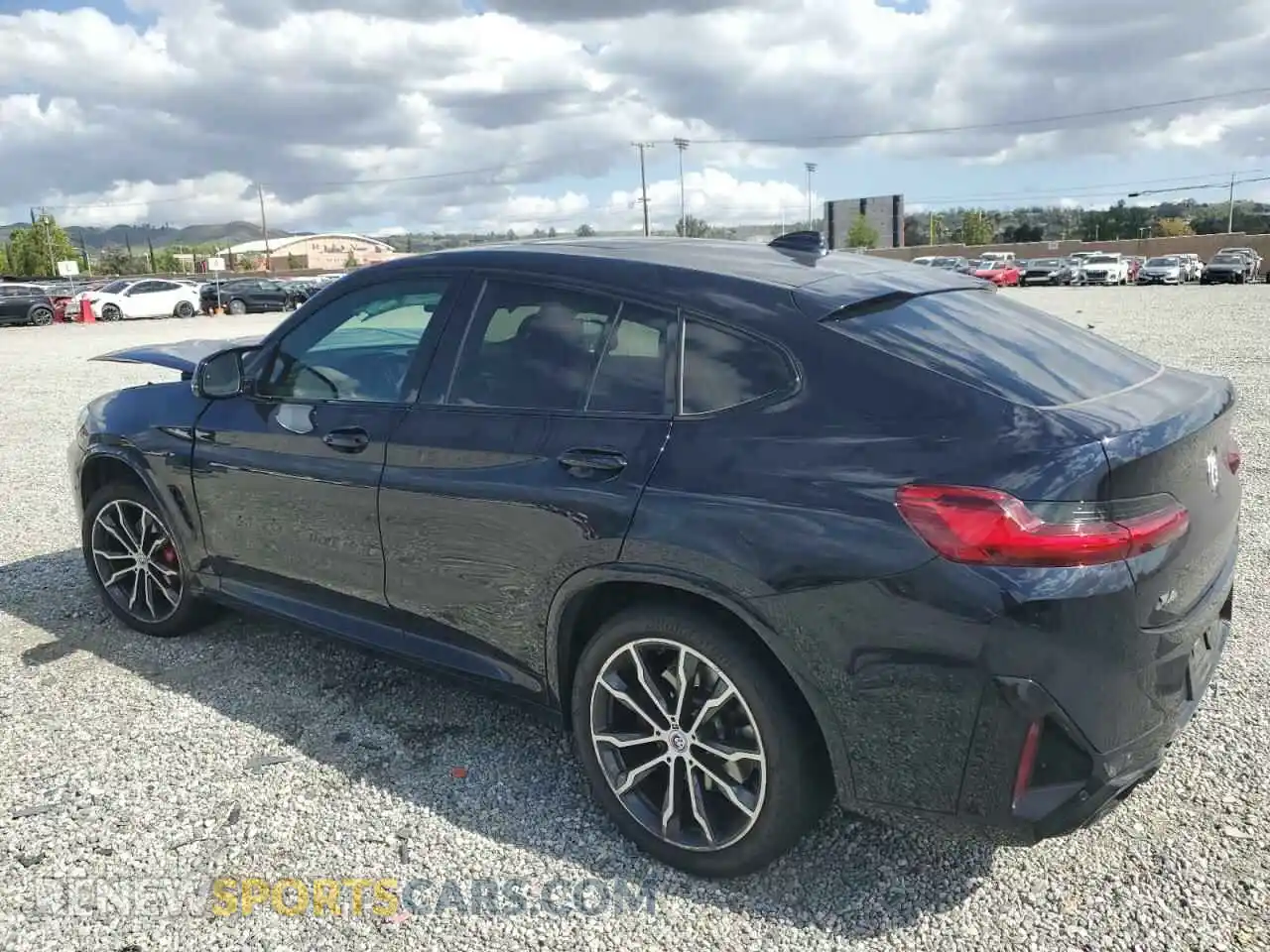 2 Photograph of a damaged car 5UX43DT09P9N90148 BMW X4 2023