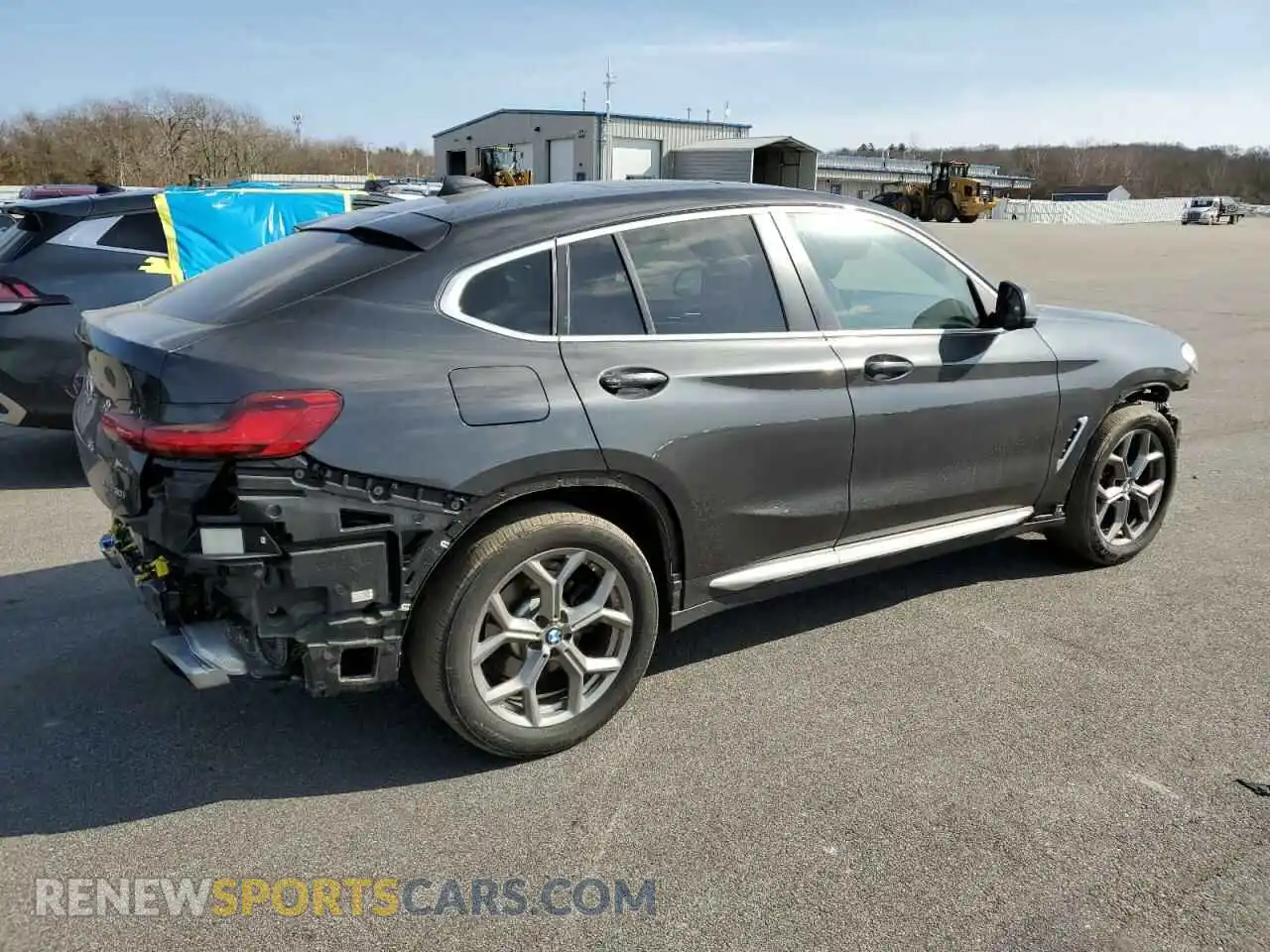 3 Photograph of a damaged car 5UX33DT00R9T91018 BMW X4 2024
