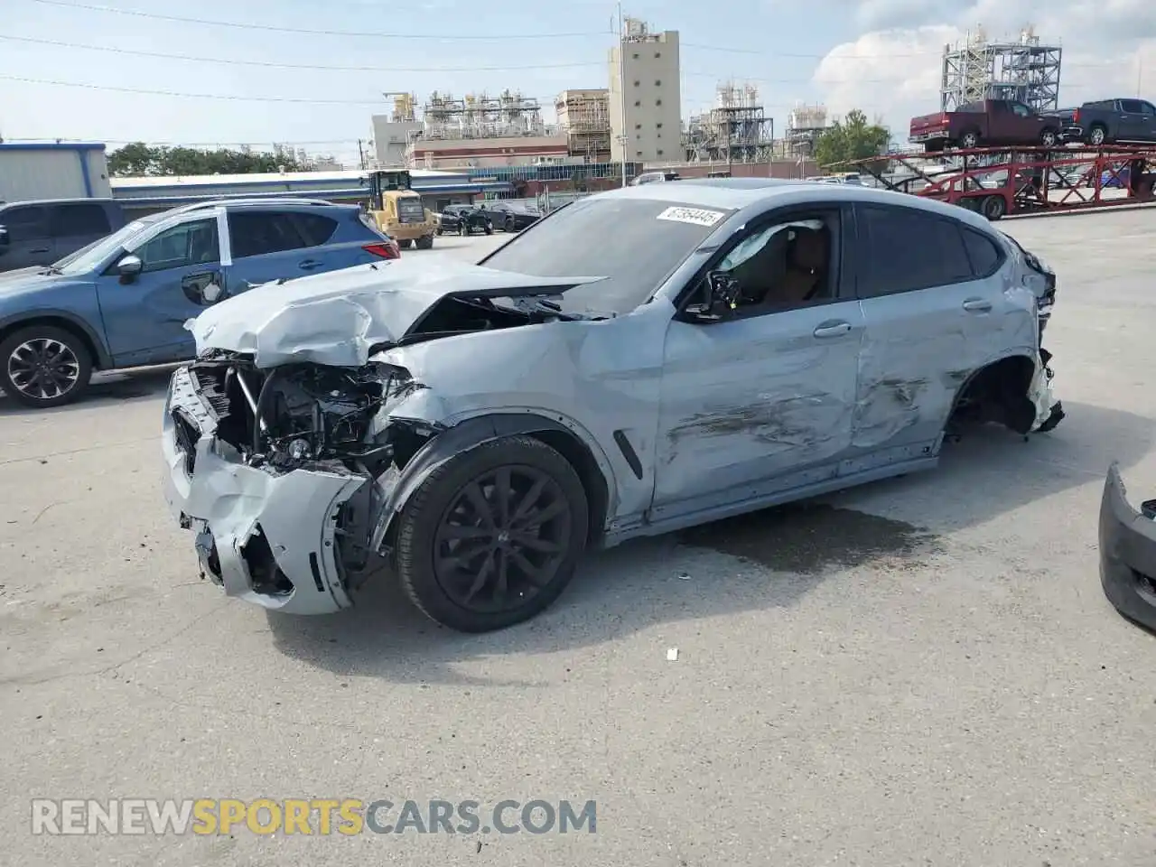1 Photograph of a damaged car 5UX33DT01R9X29946 BMW X4 2024
