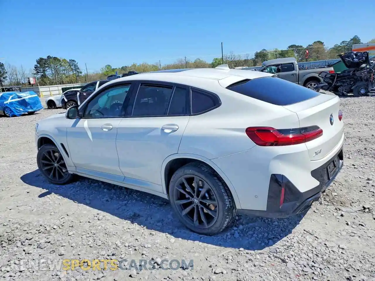 2 Photograph of a damaged car 5UX33DT02R9W01120 BMW X4 2024