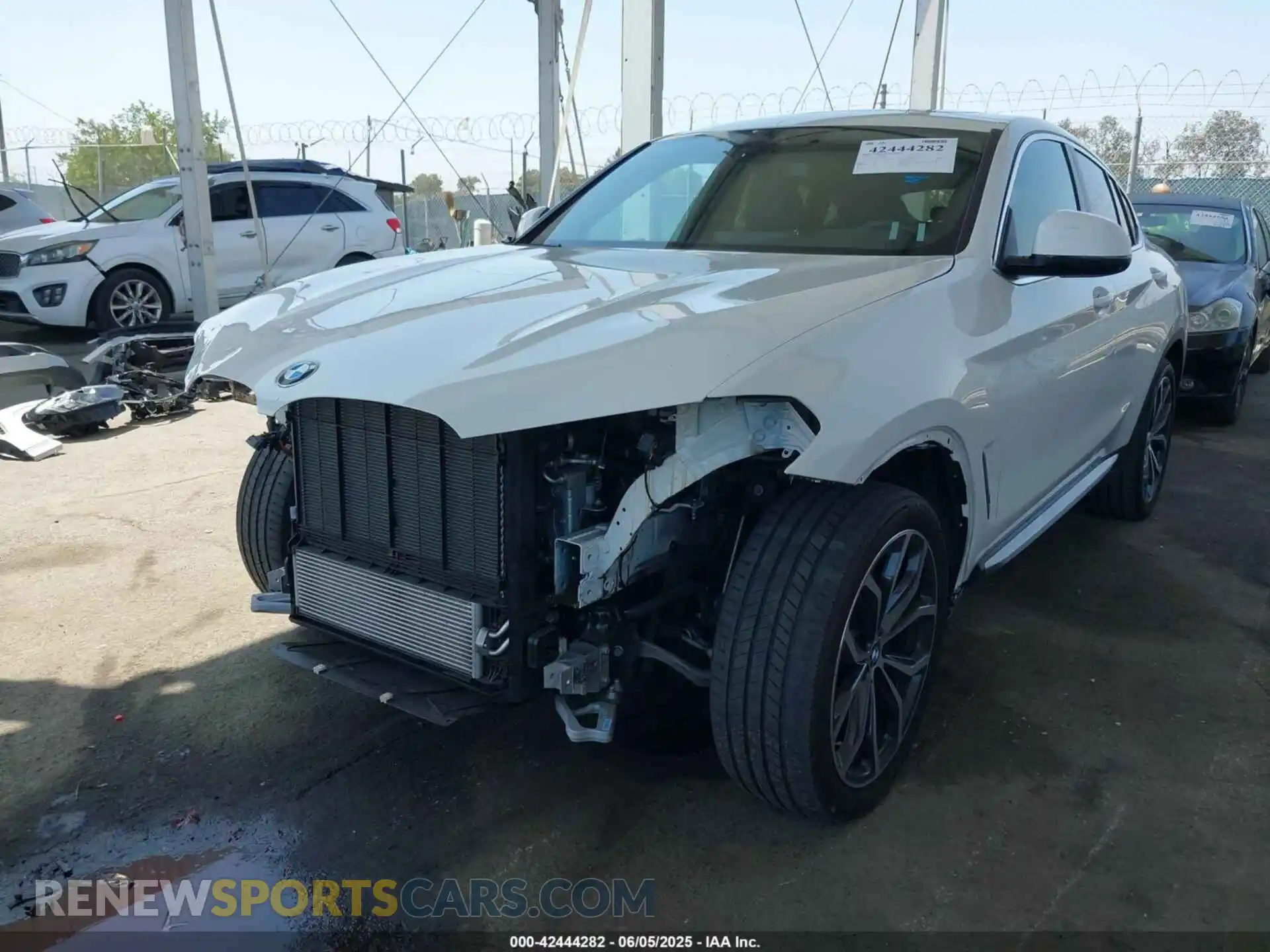 2 Photograph of a damaged car 5UX33DT03R9T66002 BMW X4 2024