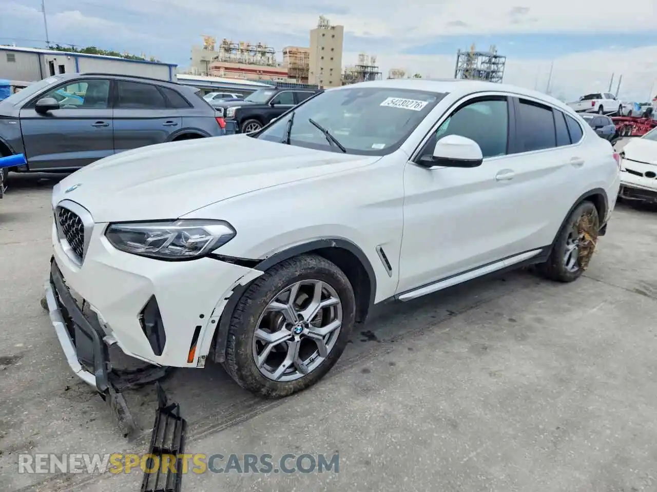 1 Photograph of a damaged car 5UX33DT03R9W98912 BMW X4 2024