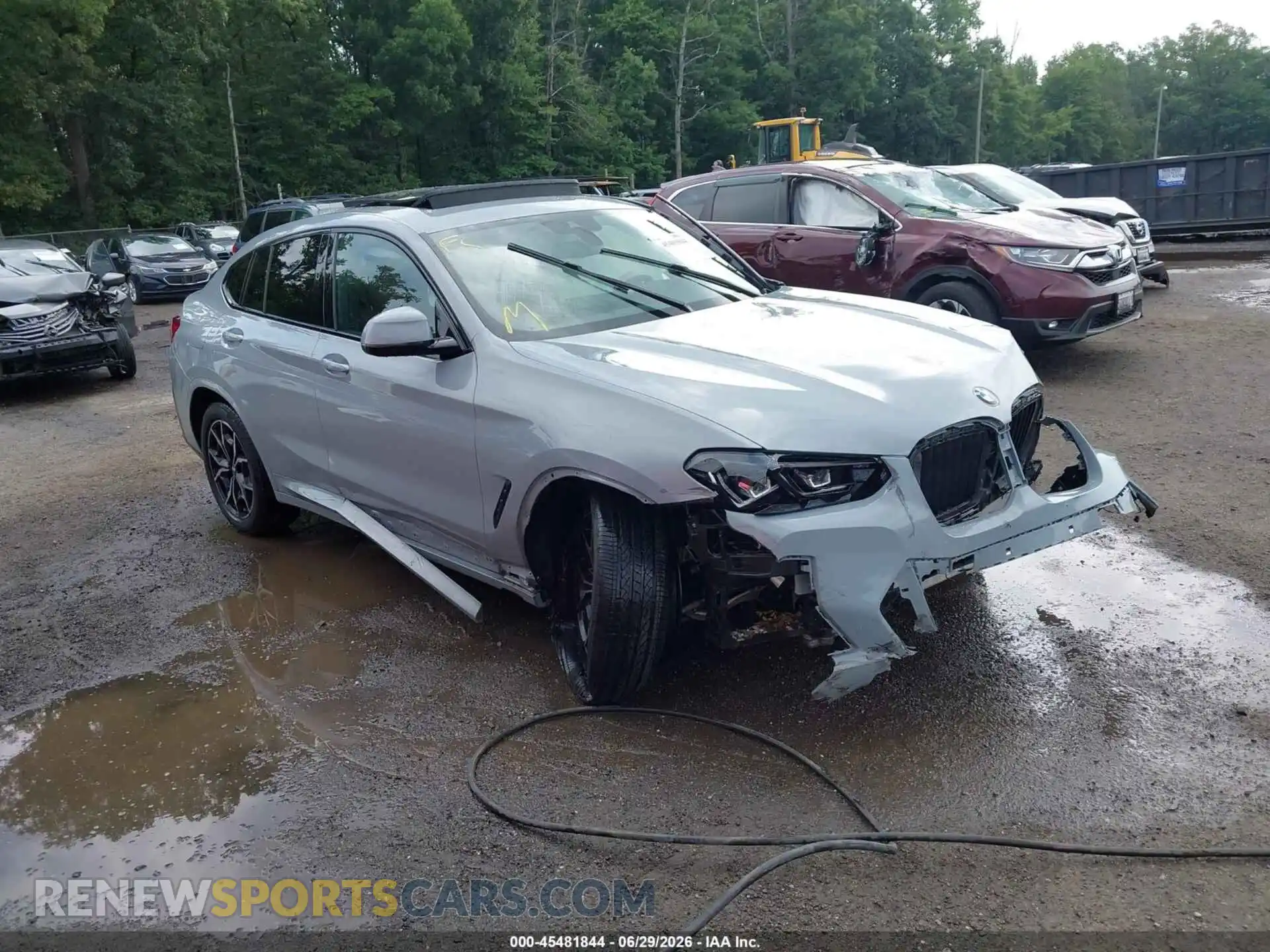 1 Photograph of a damaged car 5UX33DT04R9T42467 BMW X4 2024