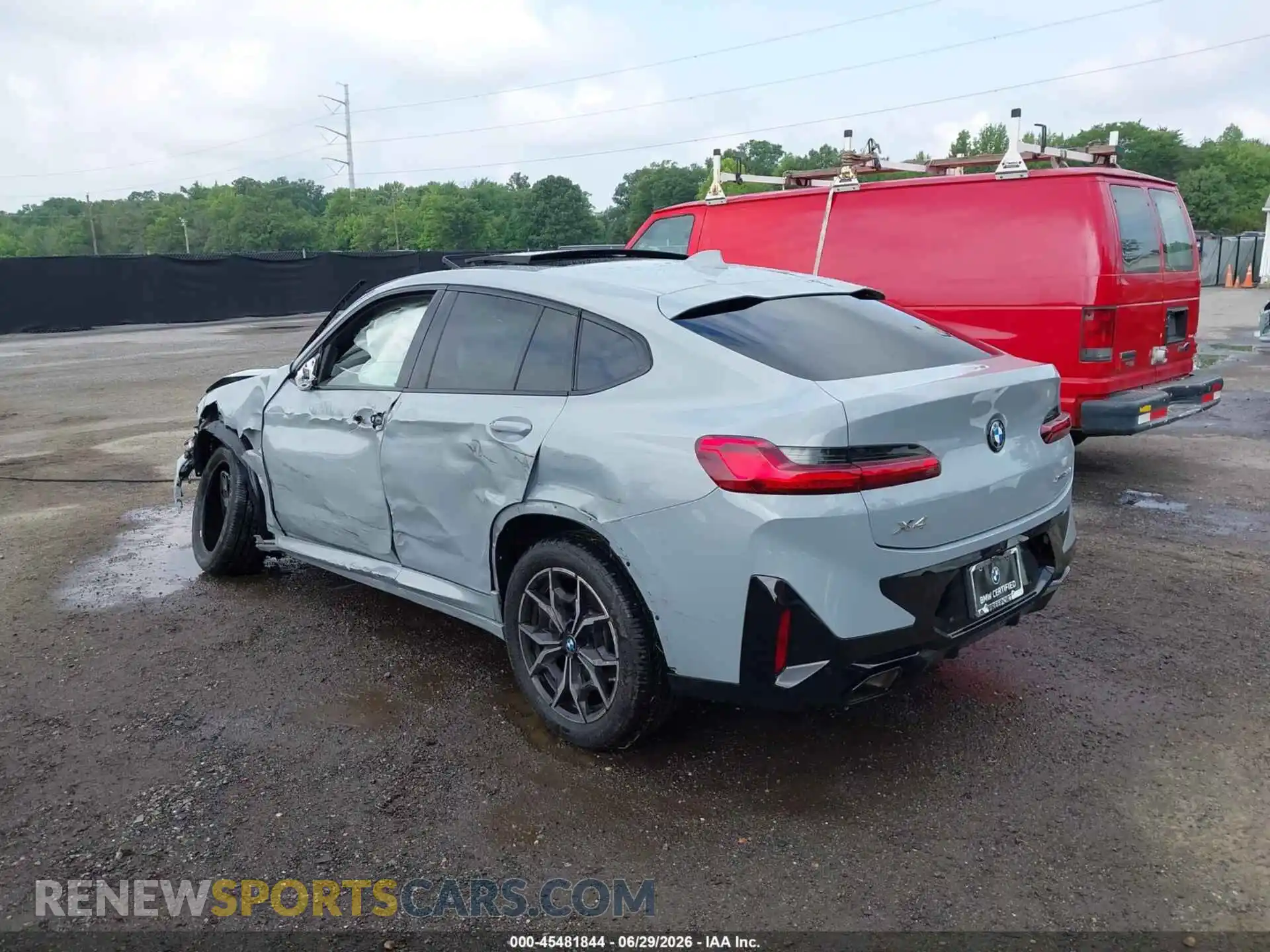 3 Photograph of a damaged car 5UX33DT04R9T42467 BMW X4 2024