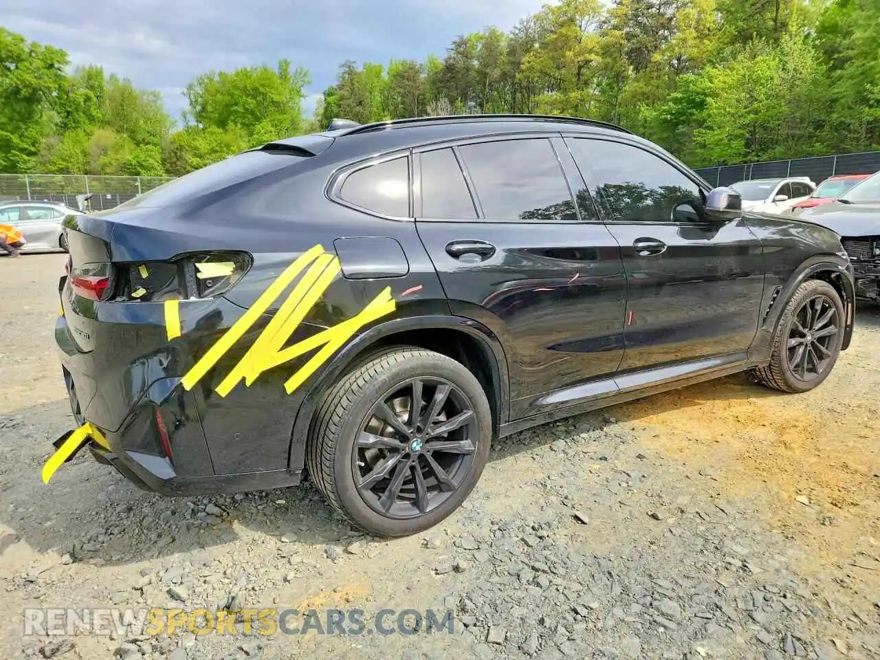 3 Photograph of a damaged car 5UX33DT04R9V11242 BMW X4 2024