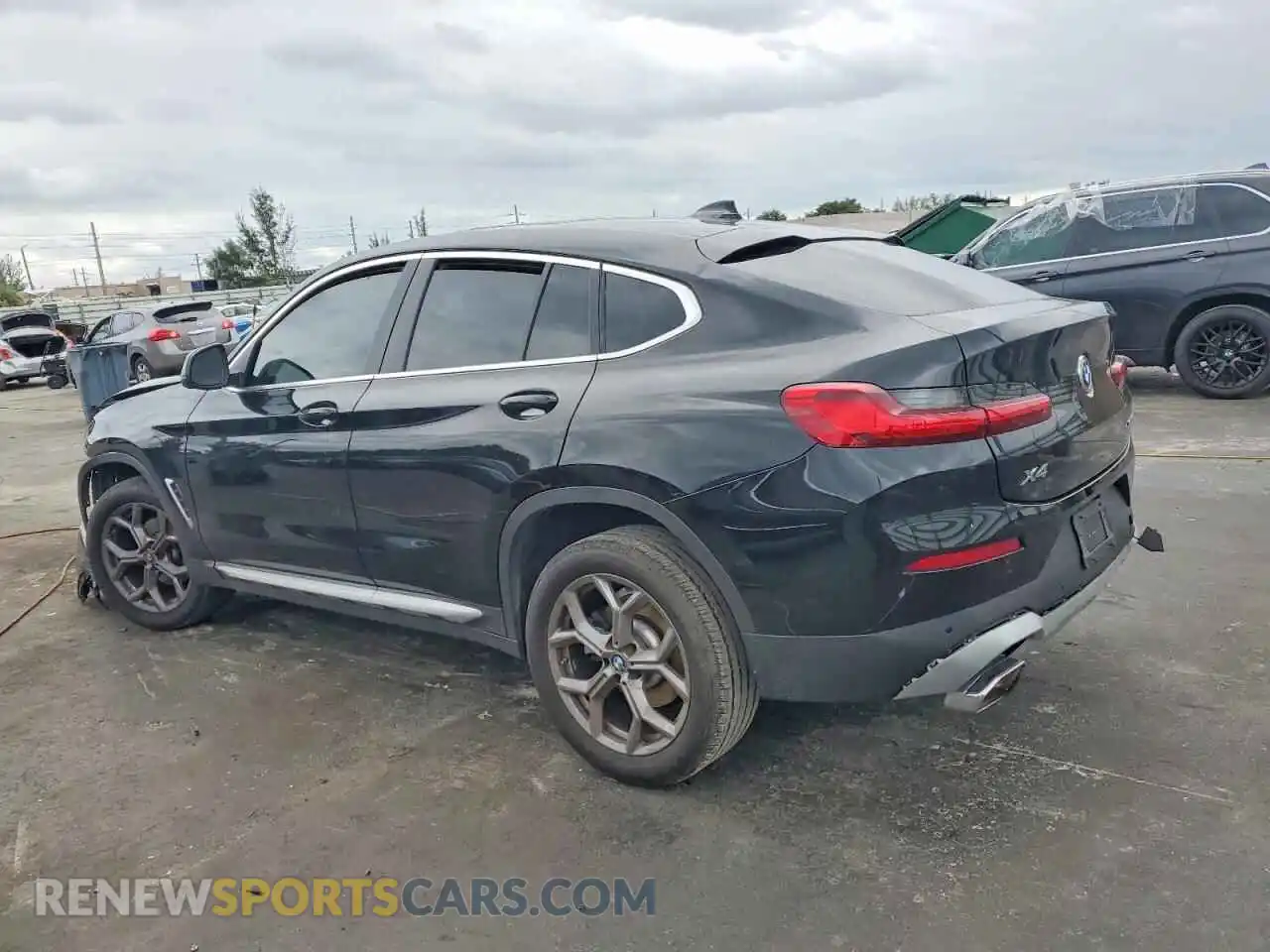 2 Photograph of a damaged car 5UX33DT05R9T42865 BMW X4 2024