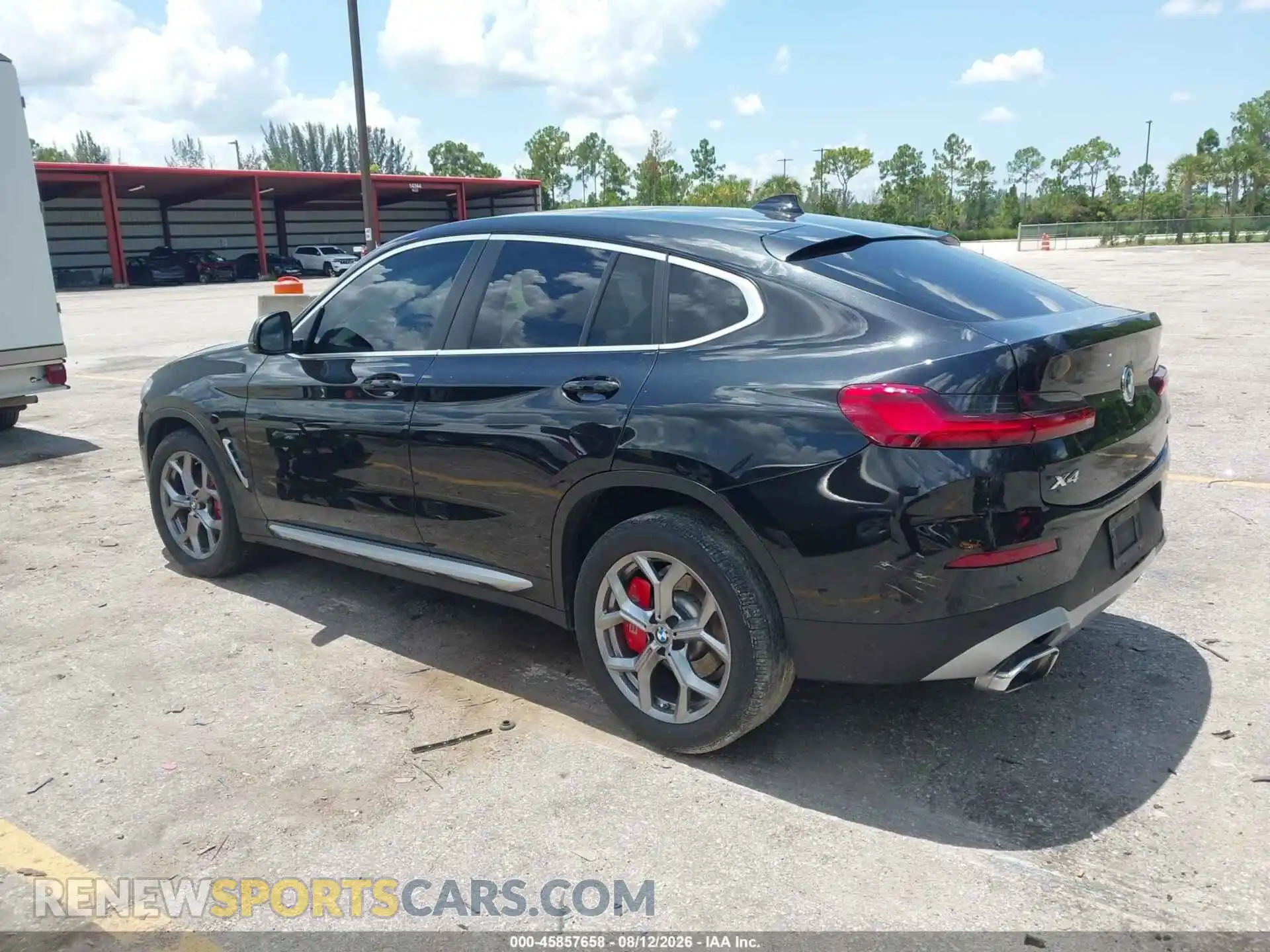 3 Photograph of a damaged car 5UX33DT05R9T94156 BMW X4 2024