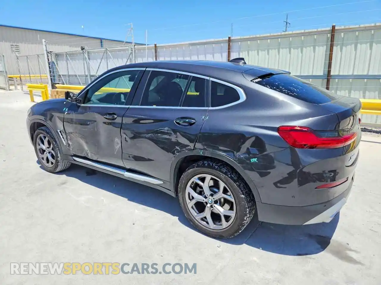 2 Photograph of a damaged car 5UX33DT06R9V28141 BMW X4 2024