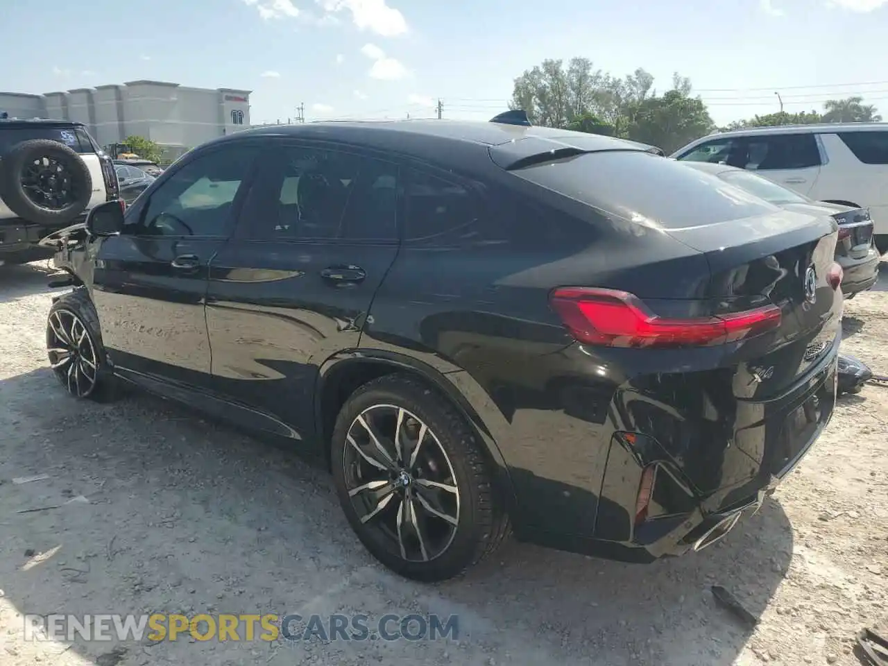2 Фотография поврежденного автомобиля 5UX33DT06R9W01623 BMW X4 2024