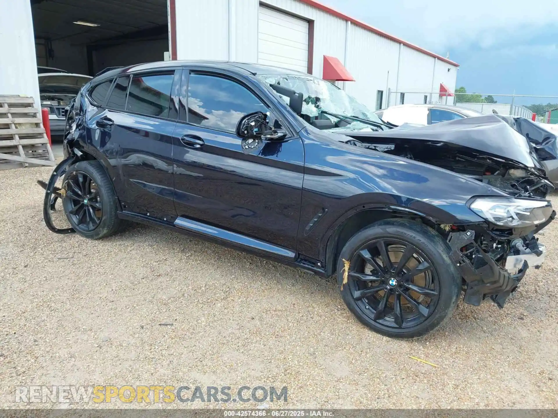 1 Photograph of a damaged car 5UX33DT07R9T67833 BMW X4 2024