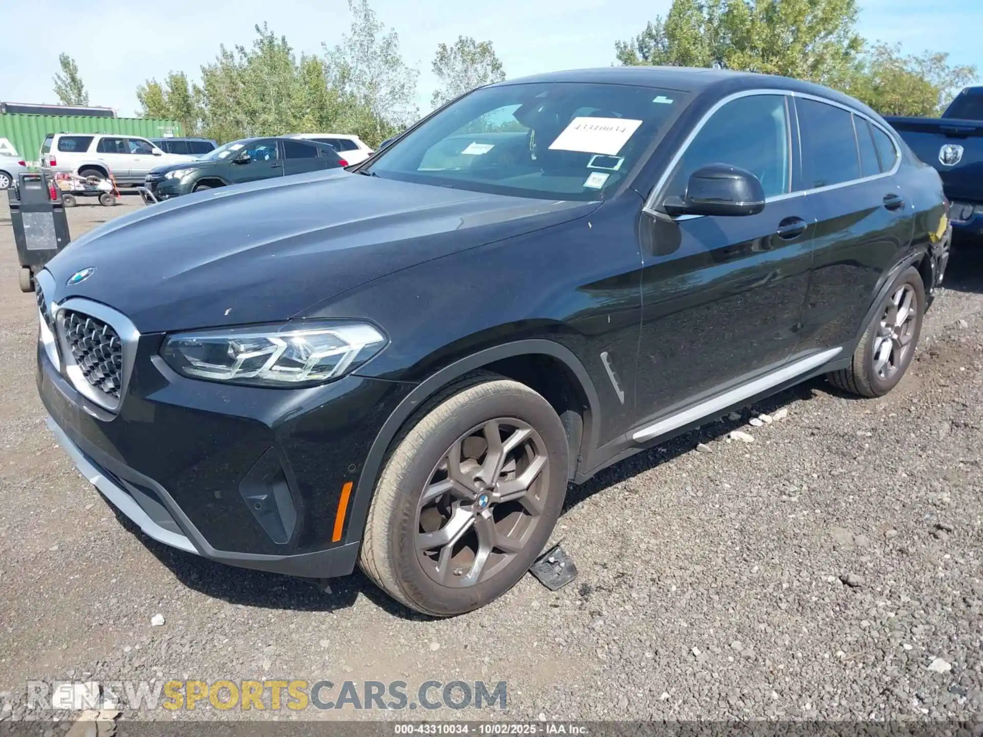 2 Photograph of a damaged car 5UX33DT07R9V46499 BMW X4 2024