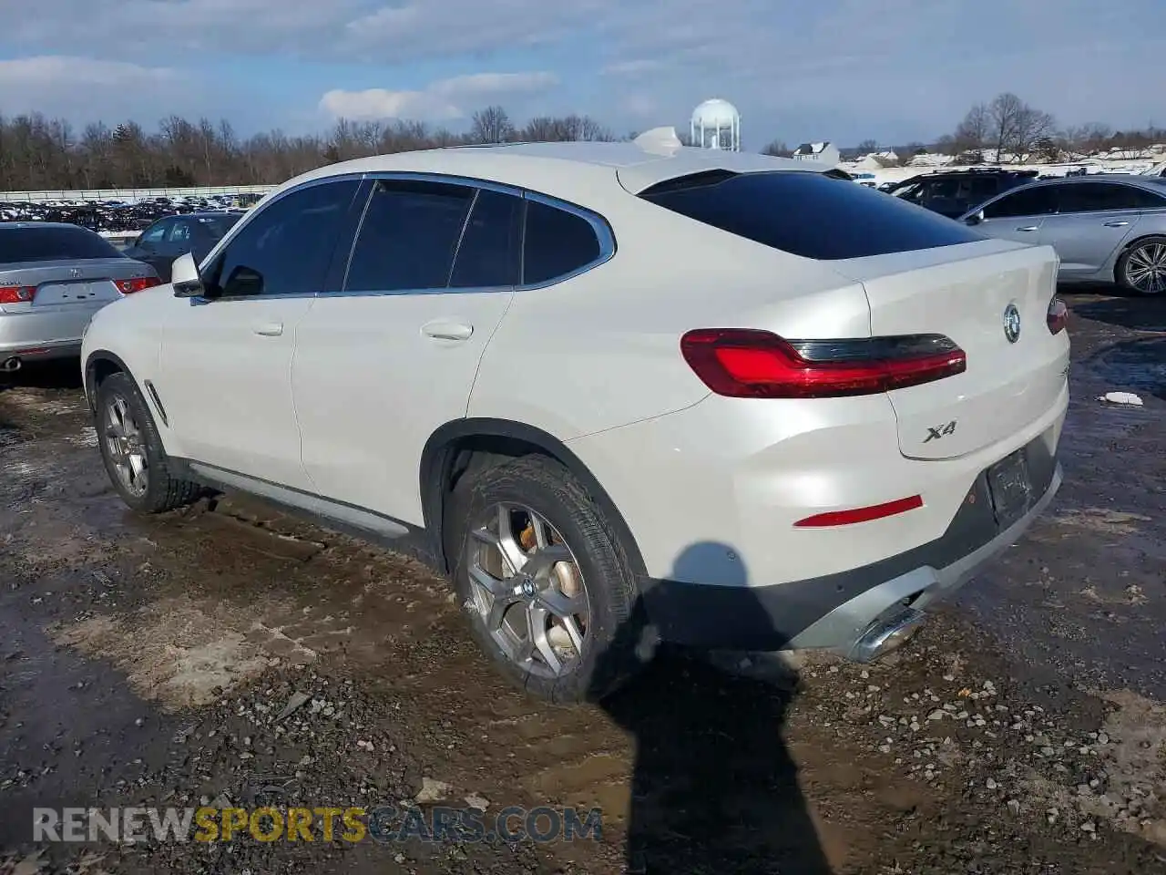 2 Photograph of a damaged car 5UX33DT08R9T60373 BMW X4 2024