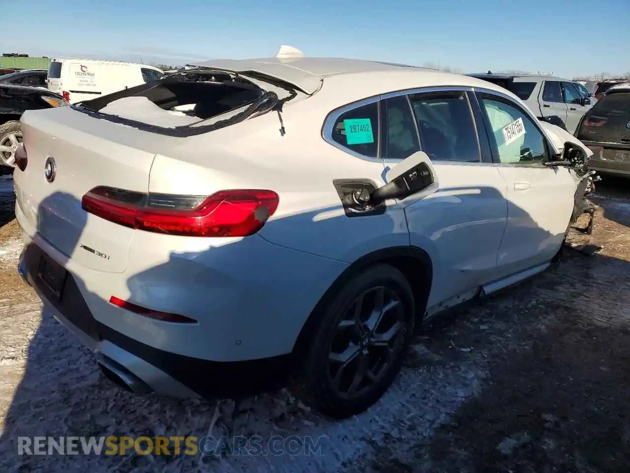 3 Photograph of a damaged car 5UX33DT08R9W20027 BMW X4 2024