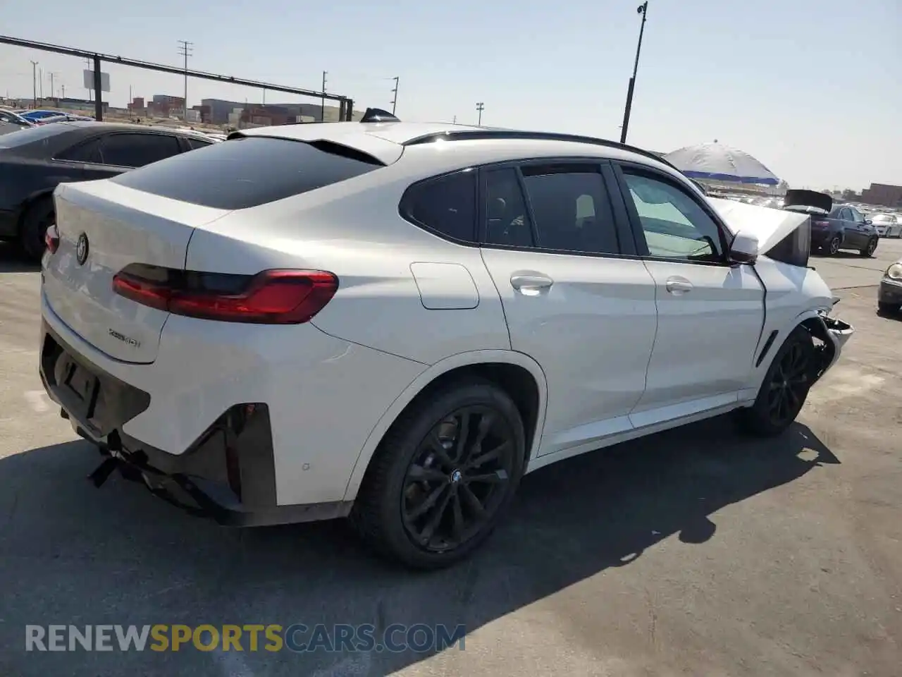 3 Photograph of a damaged car 5UX33DT09R9T48555 BMW X4 2024