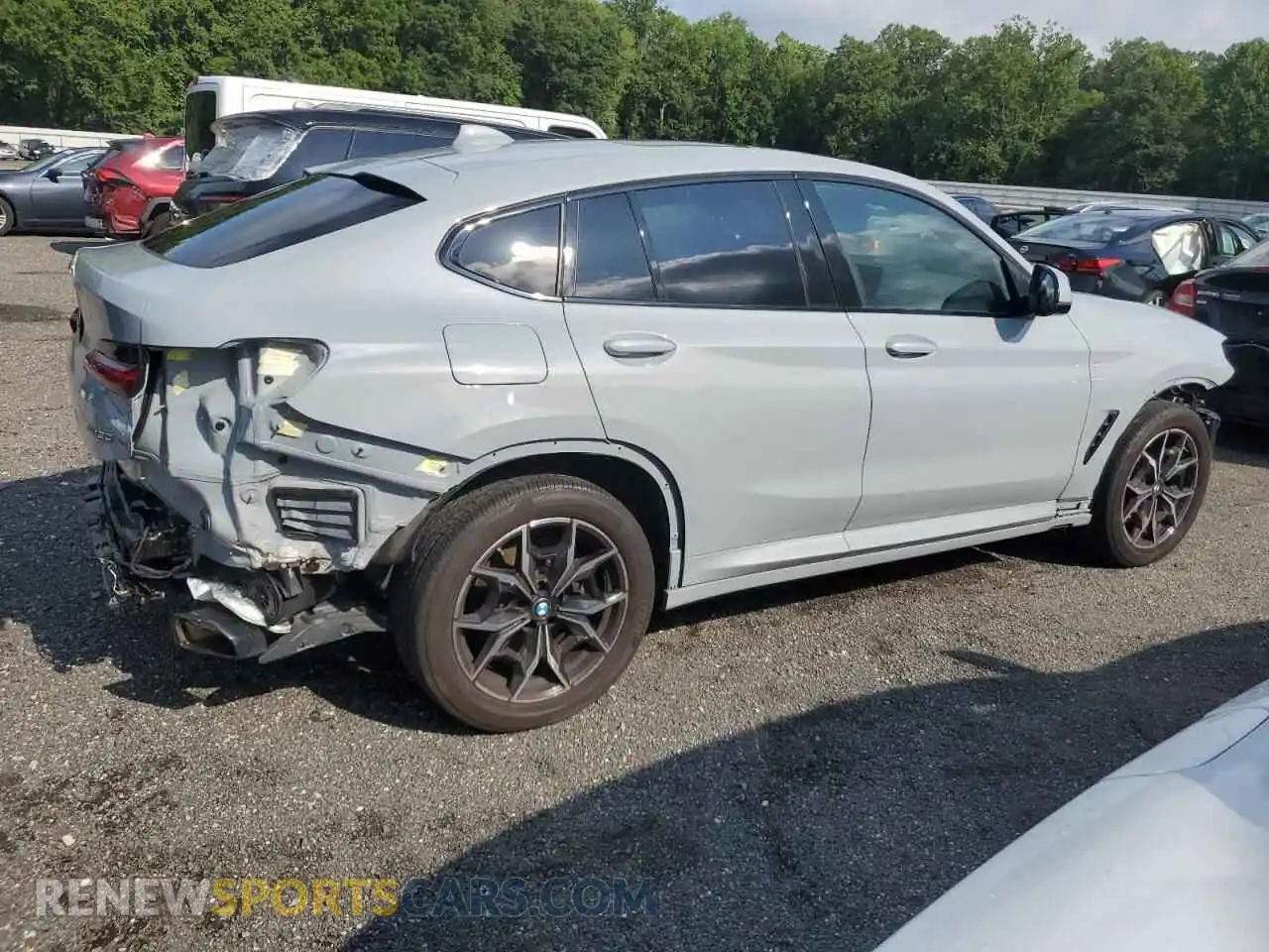 3 Photograph of a damaged car 5UX33DT09R9T58809 BMW X4 2024