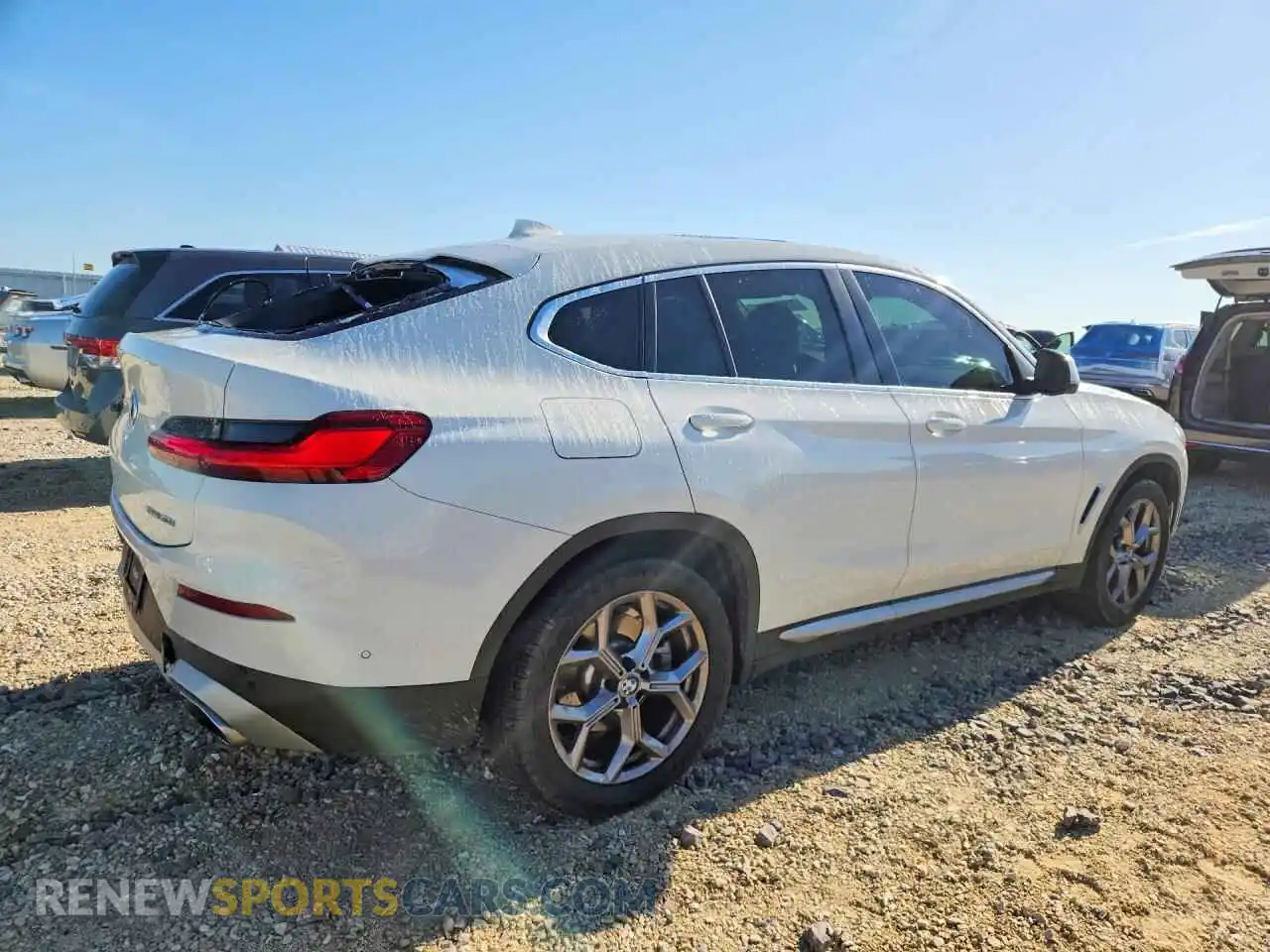 3 Photograph of a damaged car 5UX33DT09R9T74413 BMW X4 2024