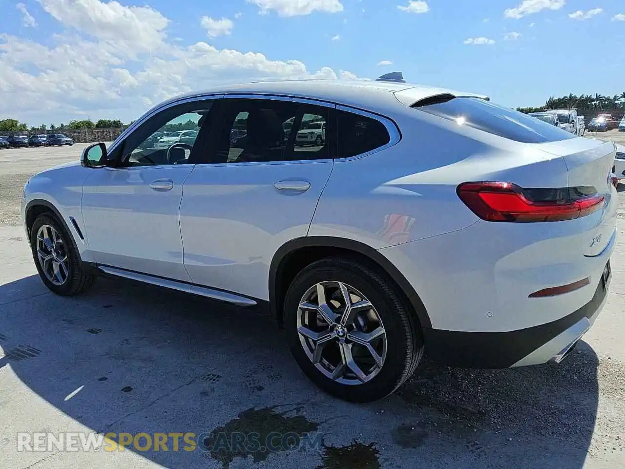 2 Photograph of a damaged car 5UX33DT09R9W70709 BMW X4 2024