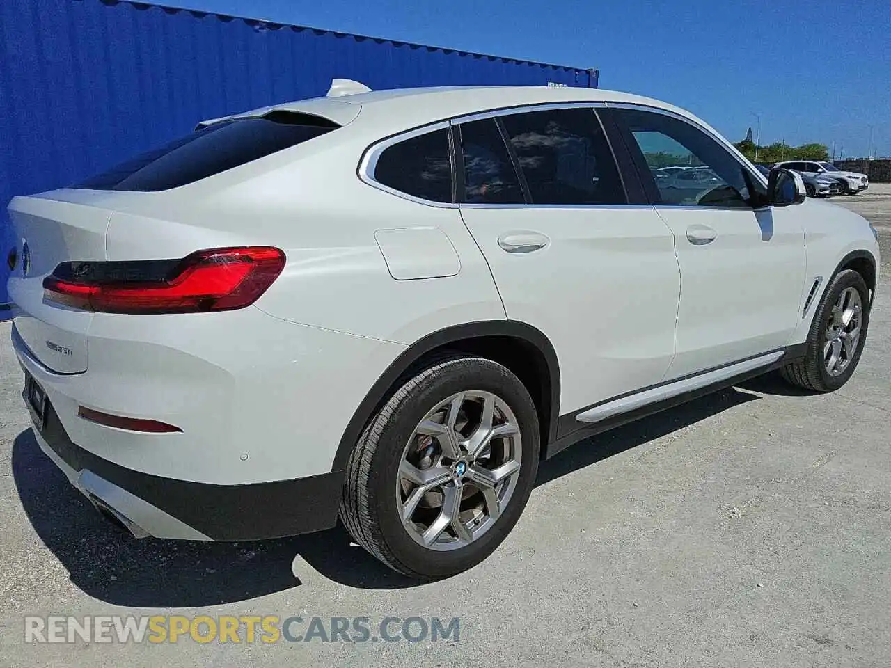 3 Photograph of a damaged car 5UX33DT09R9W70709 BMW X4 2024