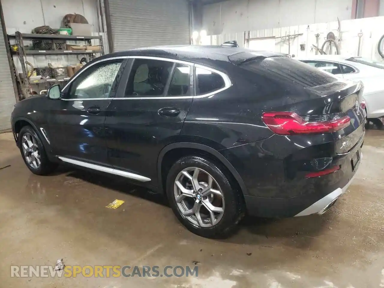 2 Photograph of a damaged car 5UX33DT09R9W80981 BMW X4 2024
