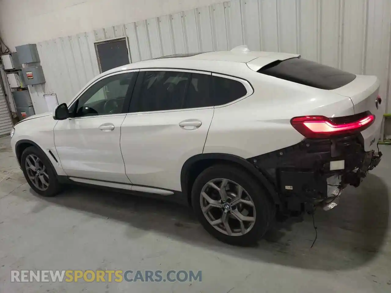 2 Photograph of a damaged car 5UX33DT09R9X14997 BMW X4 2024
