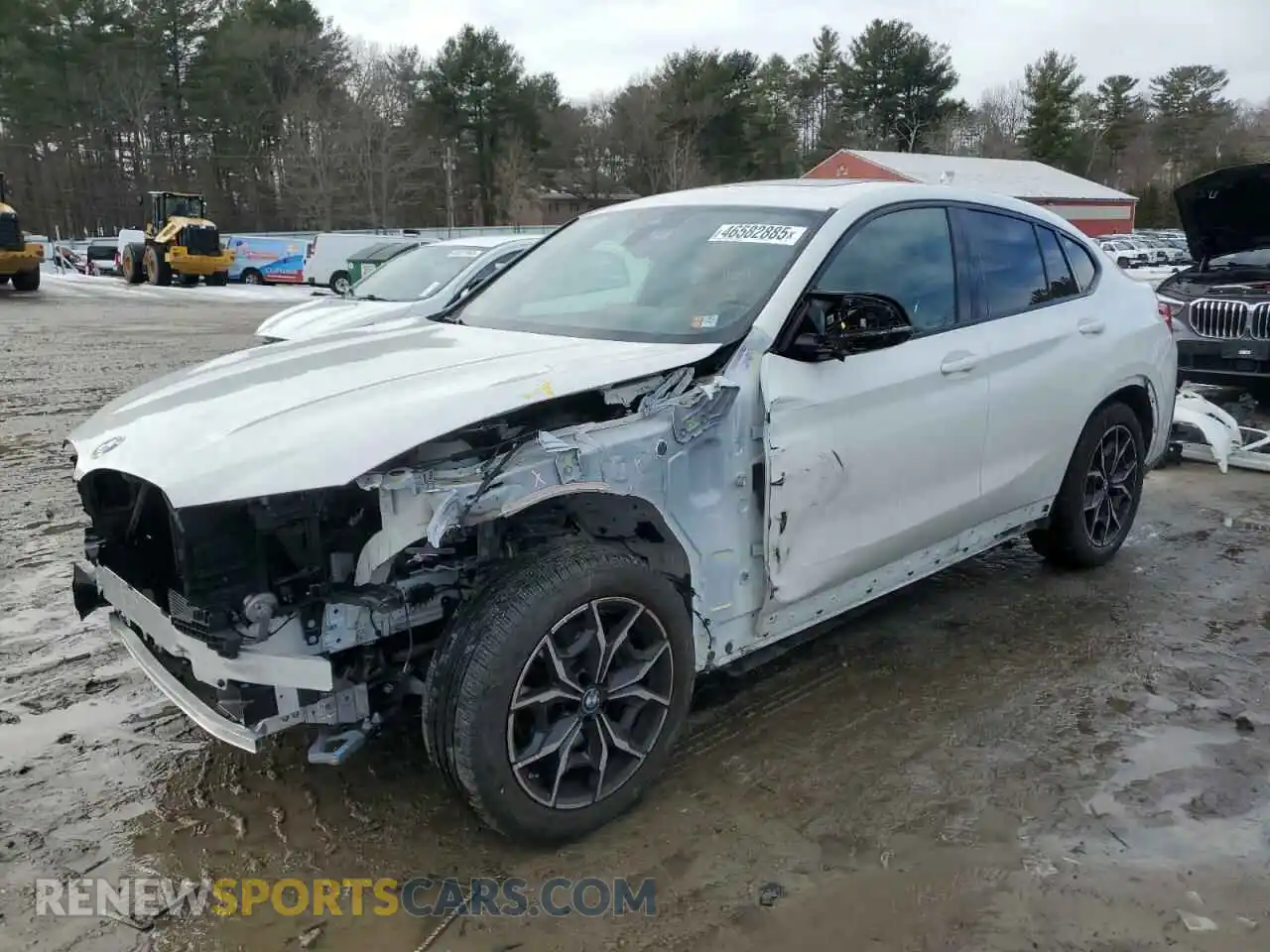 1 Photograph of a damaged car 5UX43DT00R9T40316 BMW X4 2024