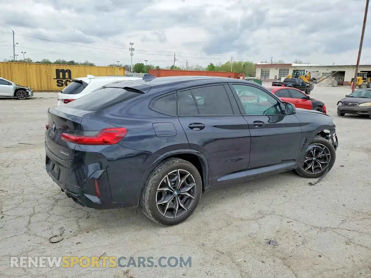3 Photograph of a damaged car 5UX43DT00R9X28260 BMW X4 2024
