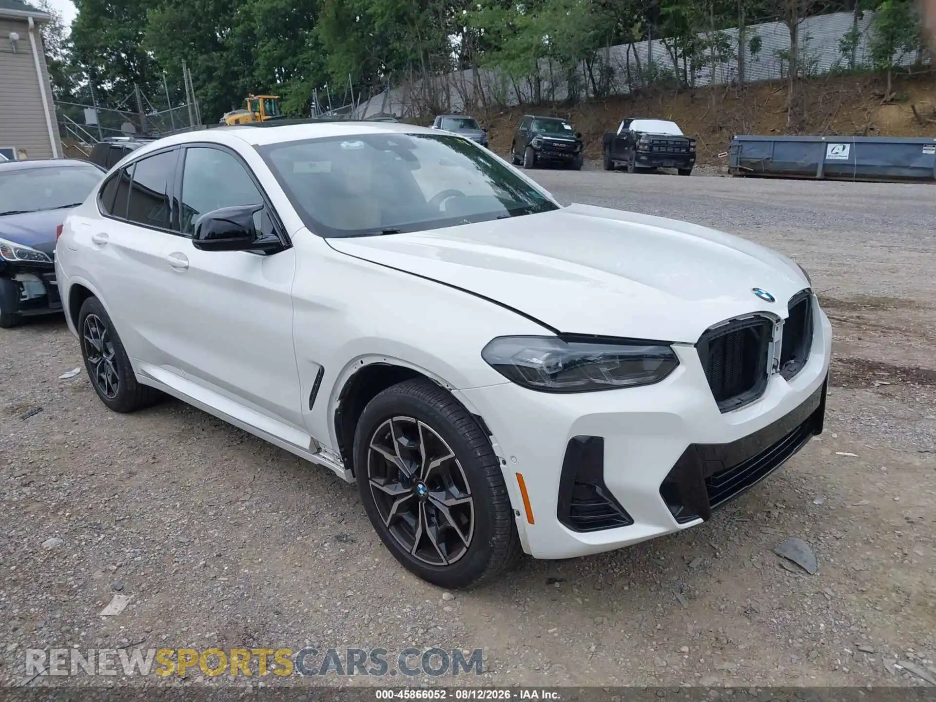 1 Photograph of a damaged car 5UX43DT02R9U60585 BMW X4 2024