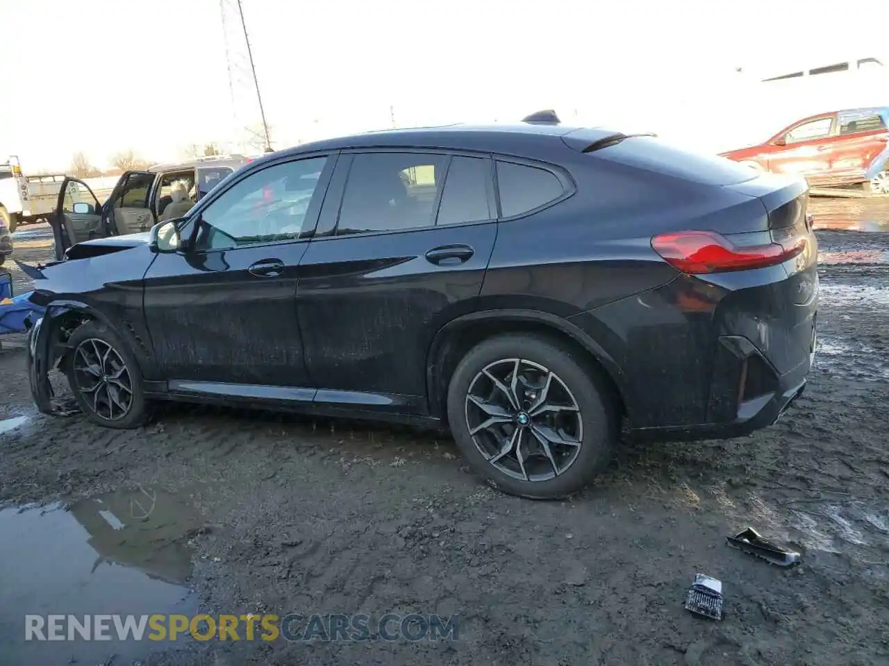 2 Photograph of a damaged car 5UX43DT02R9W67459 BMW X4 2024