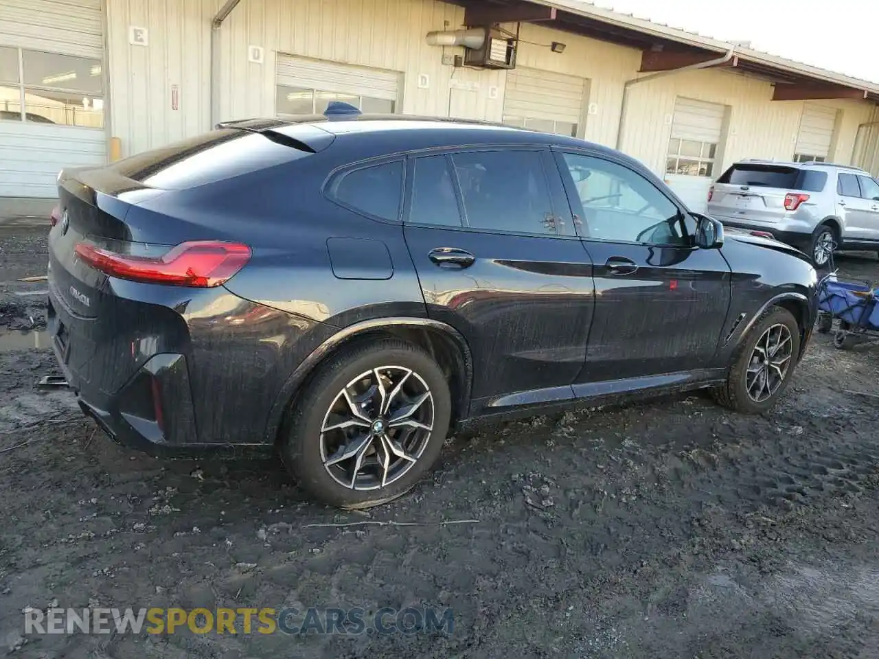 3 Photograph of a damaged car 5UX43DT02R9W67459 BMW X4 2024