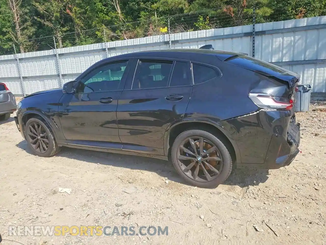 2 Photograph of a damaged car 5UX43DT02R9X32908 BMW X4 2024