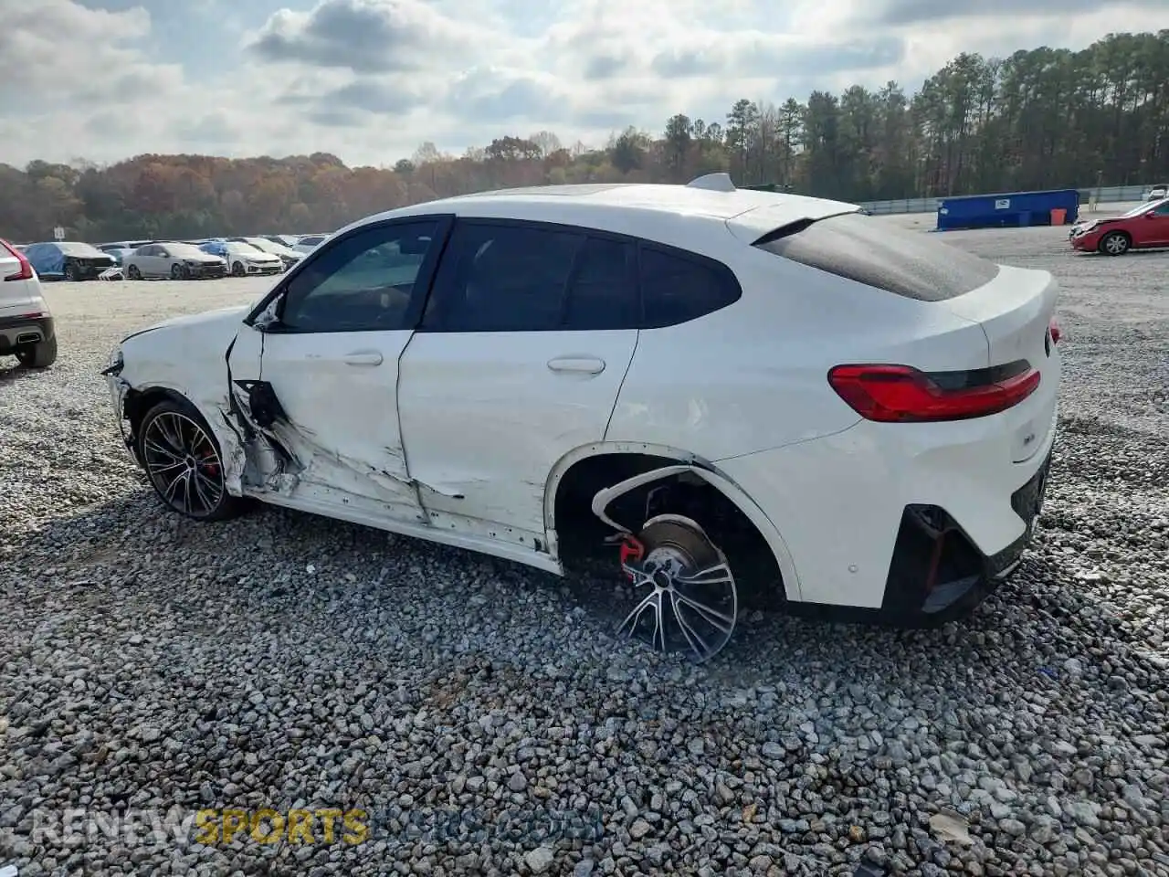 2 Photograph of a damaged car 5UX43DT06R9T82294 BMW X4 2024